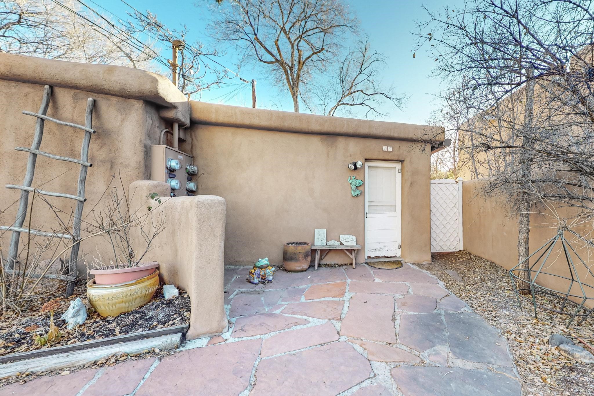 634 Garcia Street 25