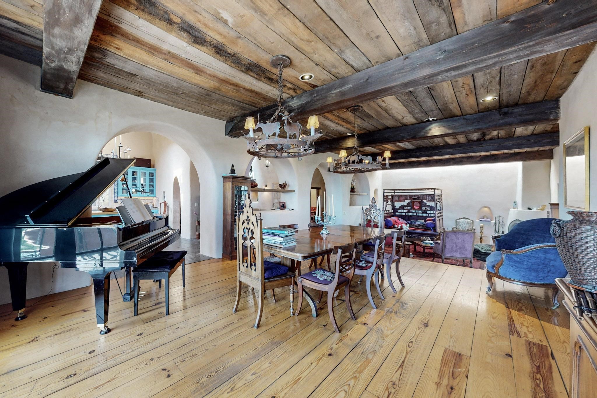 1677 Cerro Gordo Road 18