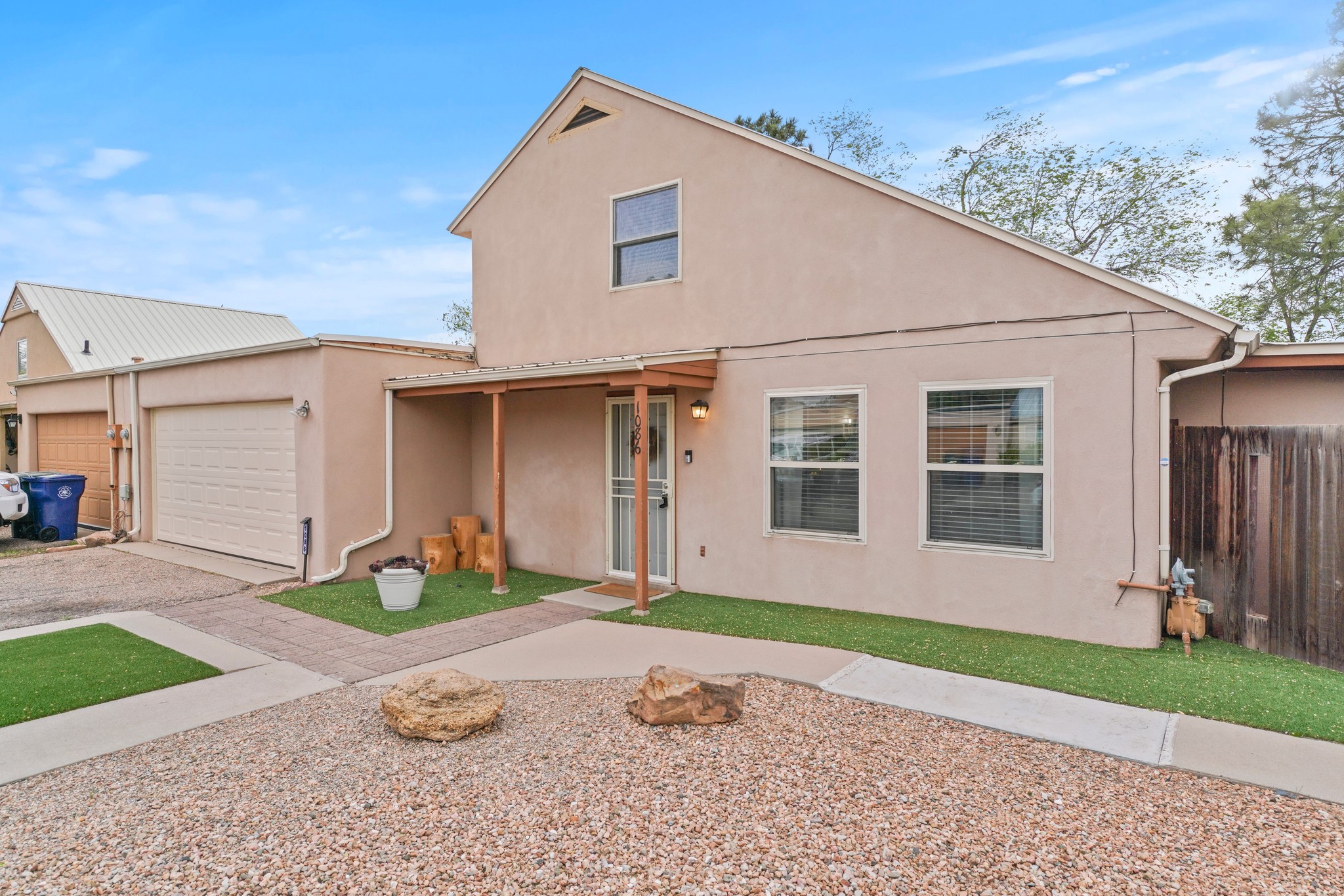 1086 Village Way