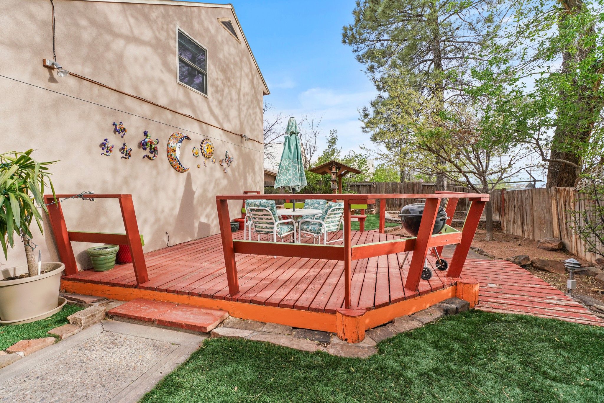 1086 Village Way
