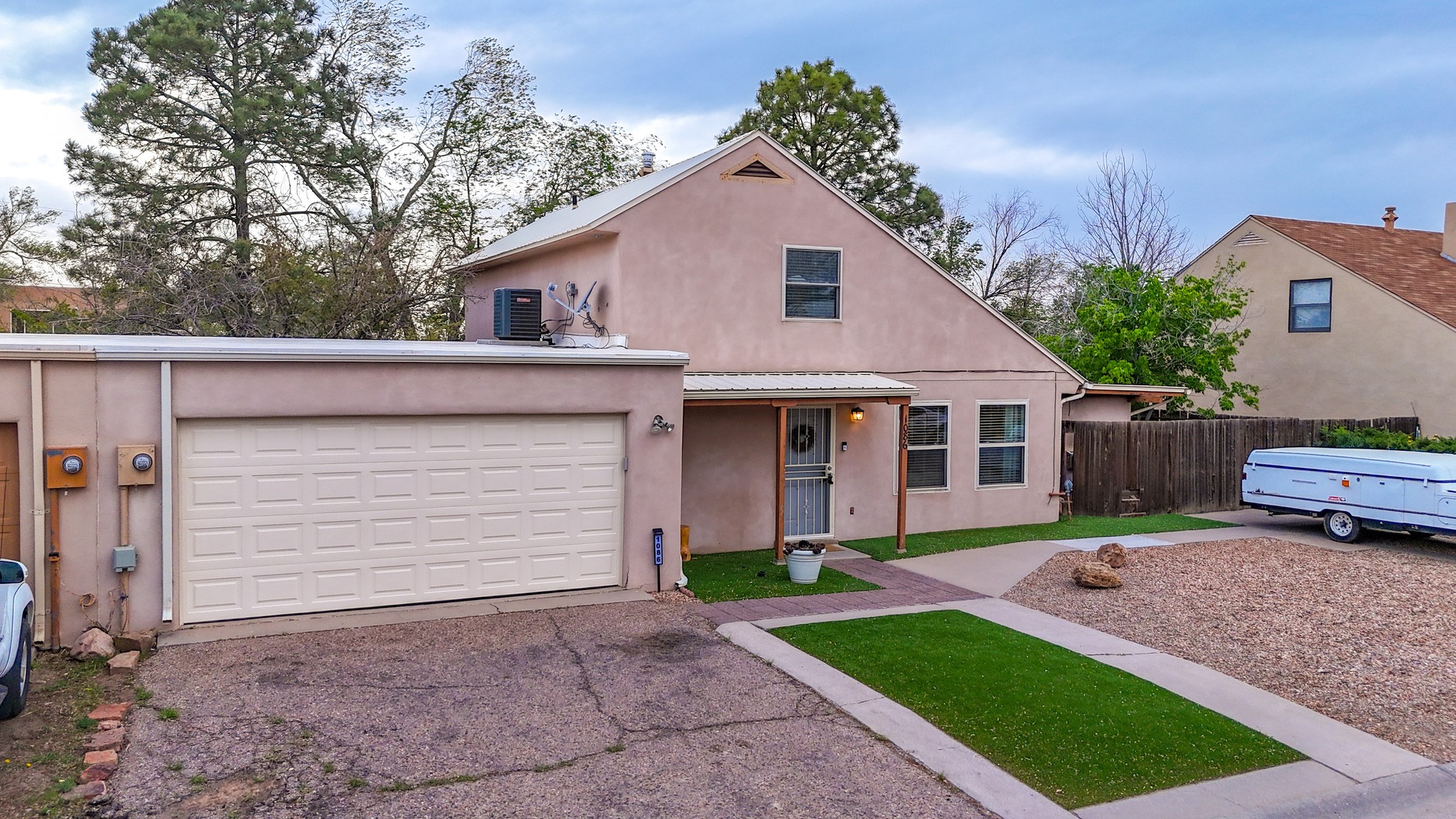 1086 Village Way