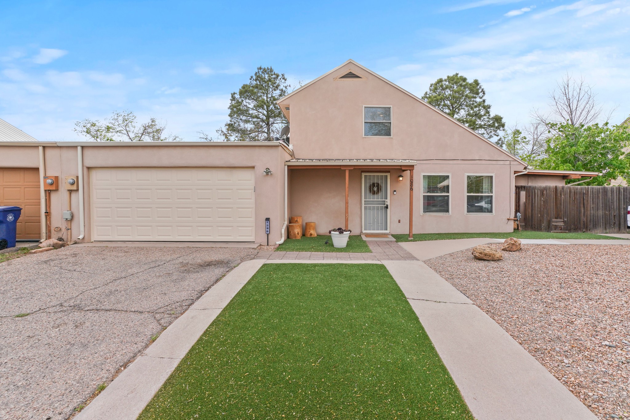 1086 Village Way