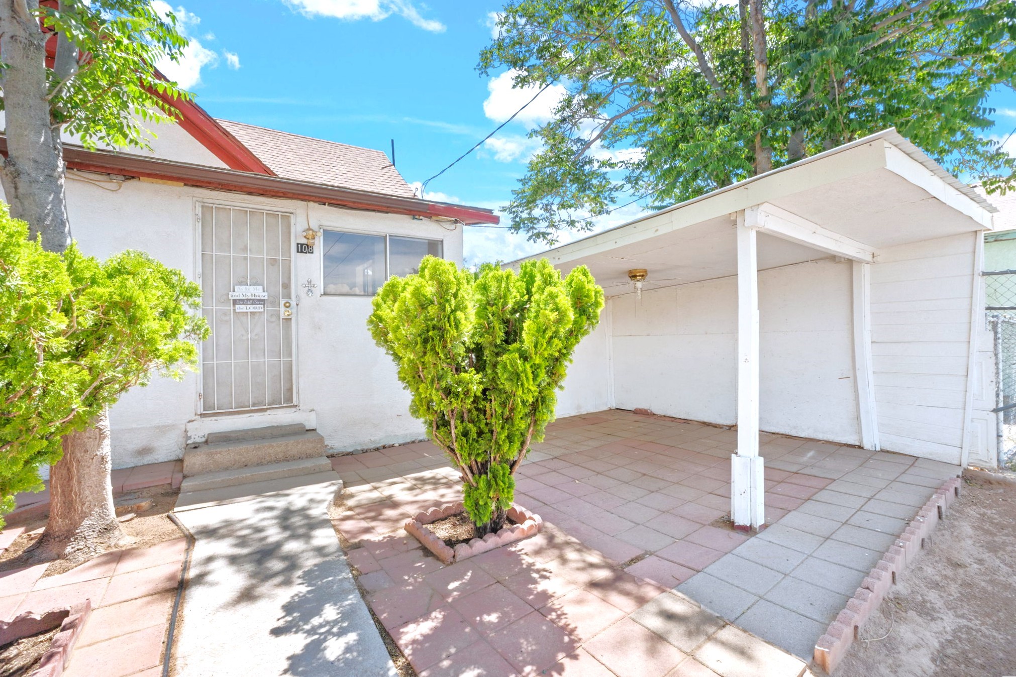108 Phoenix Avenue NE