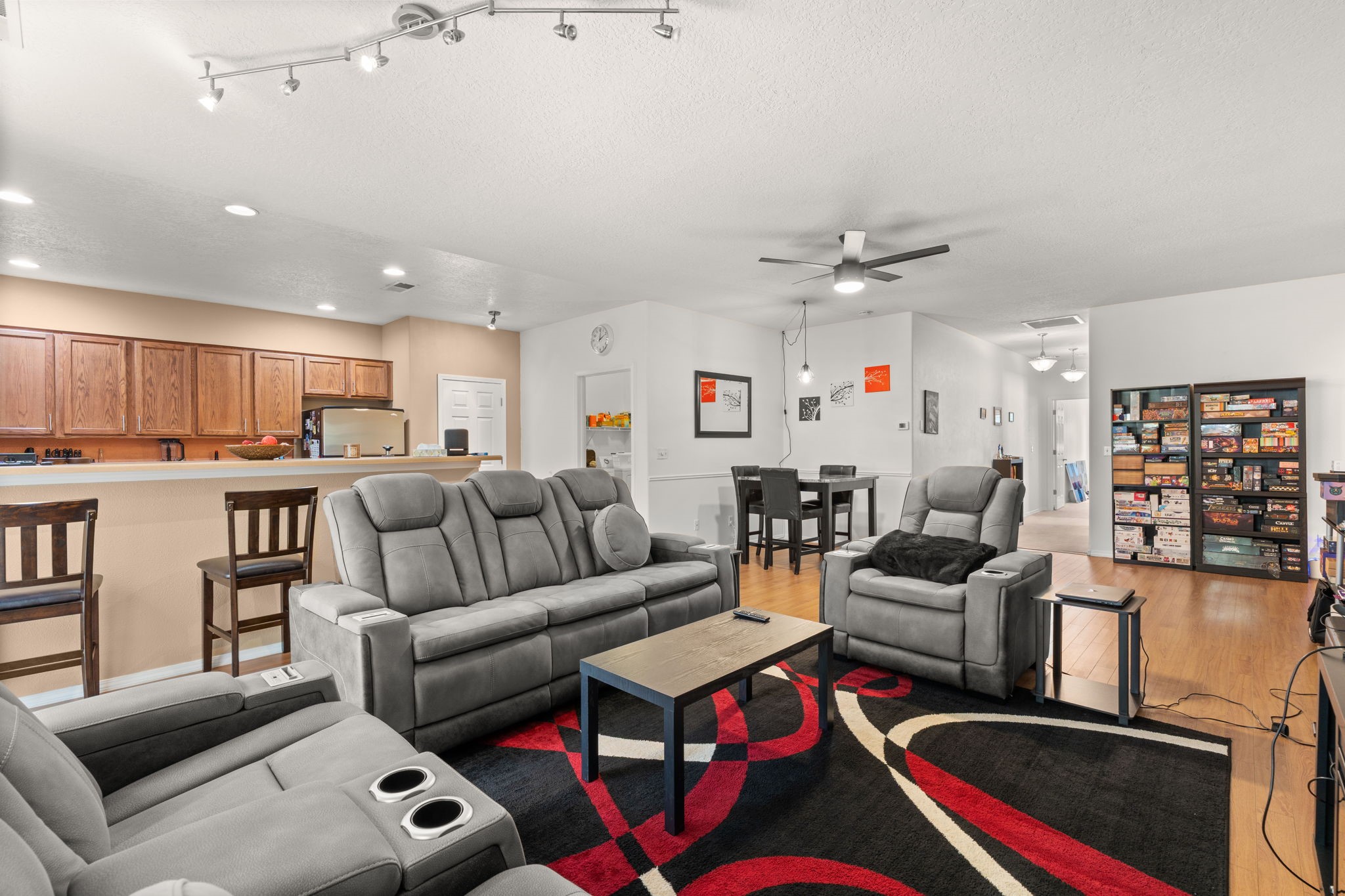 3 Canyon Cliff Dr