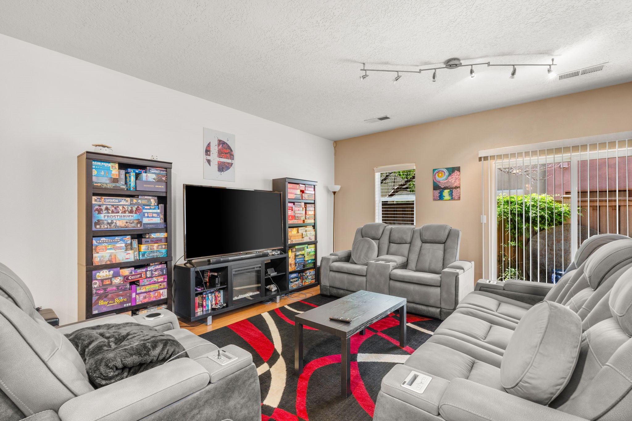 3 Canyon Cliff Dr