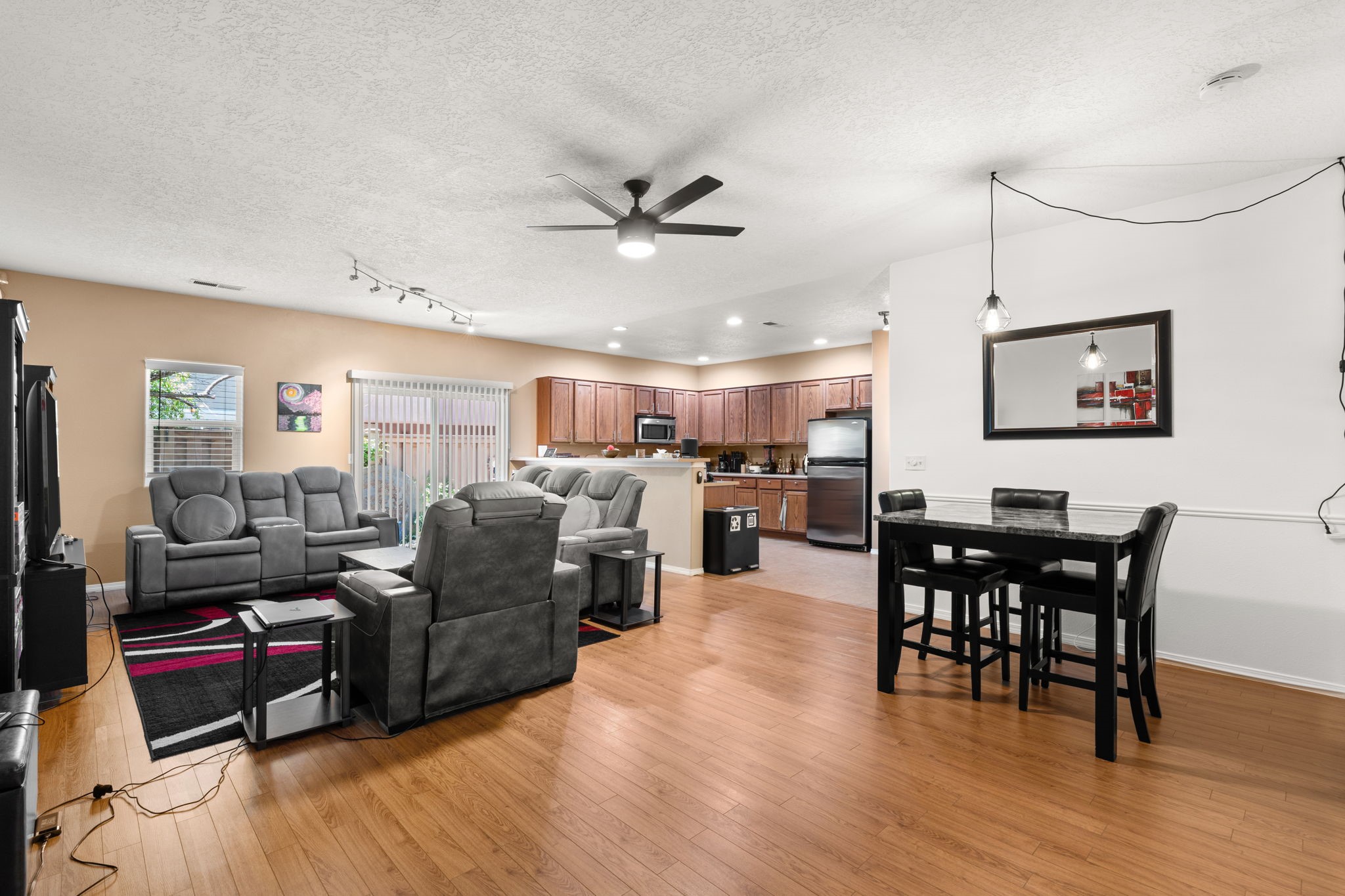 3 Canyon Cliff Dr