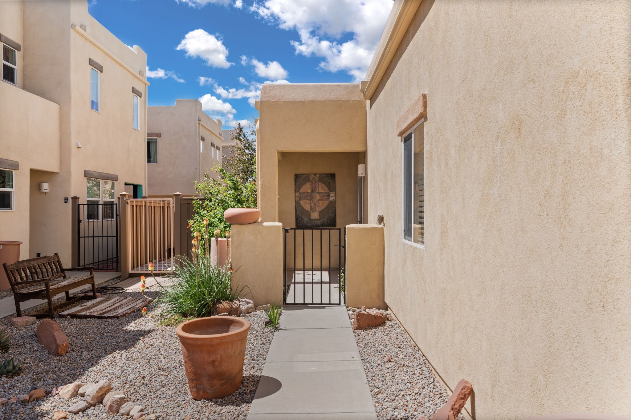 3 Canyon Cliff Dr