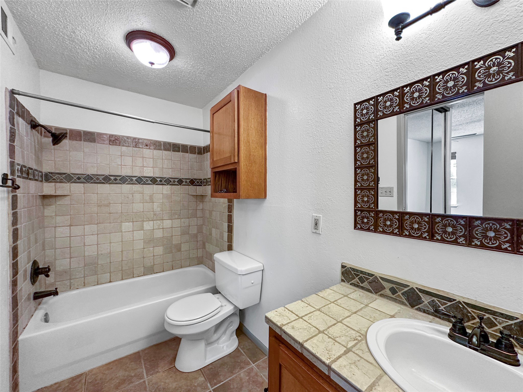 2501 Zia Road 104