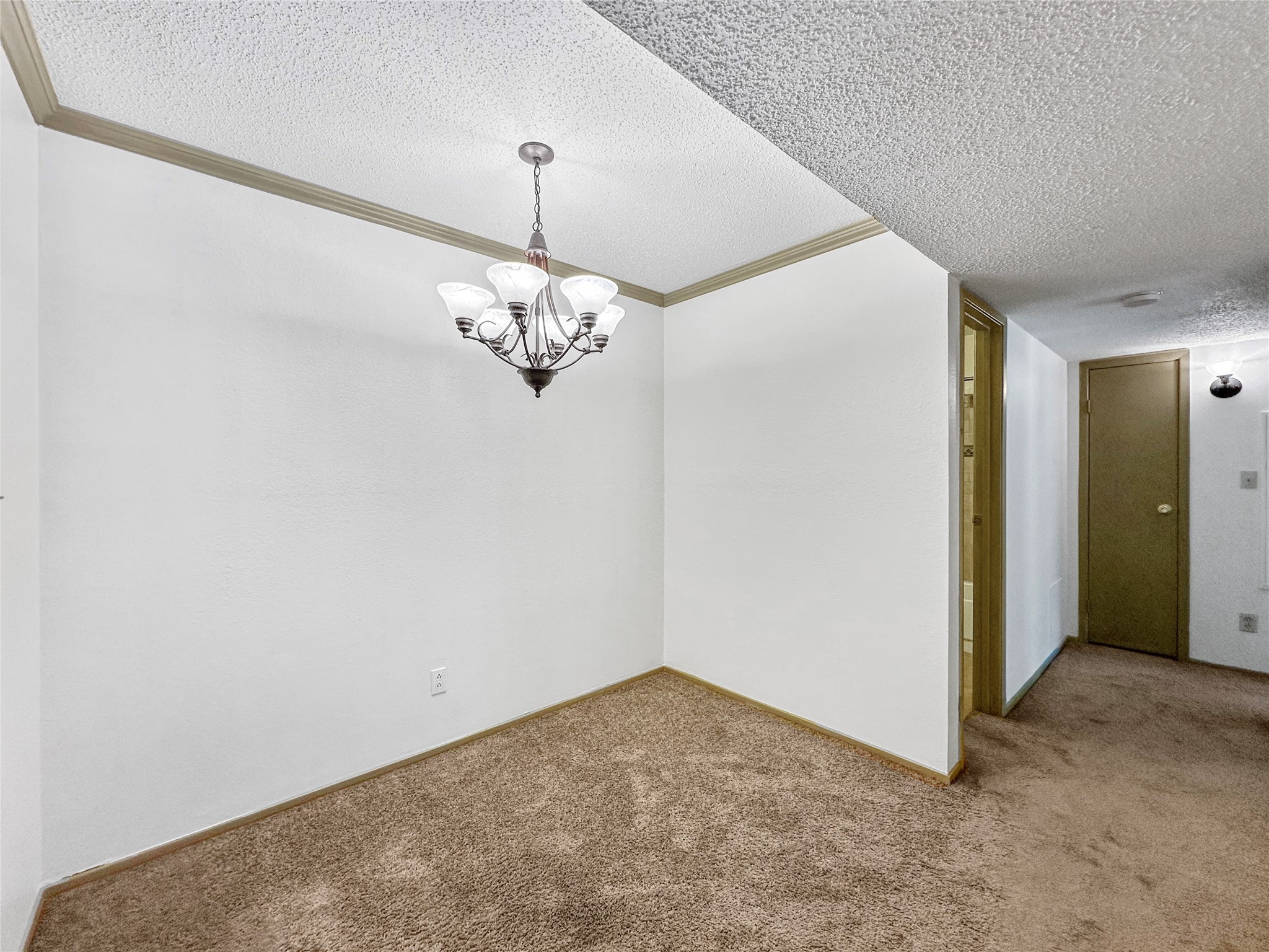 2501 Zia Road 104