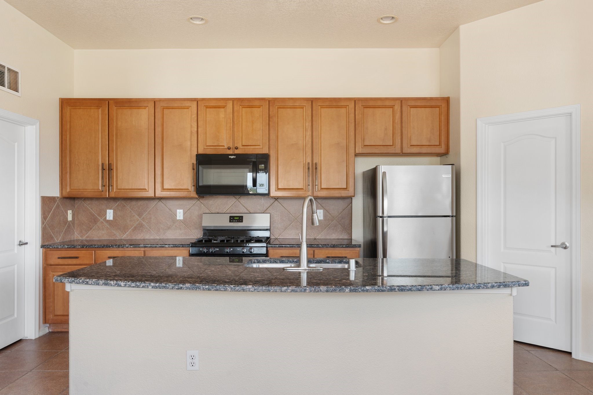 4348 Santo Domingo C