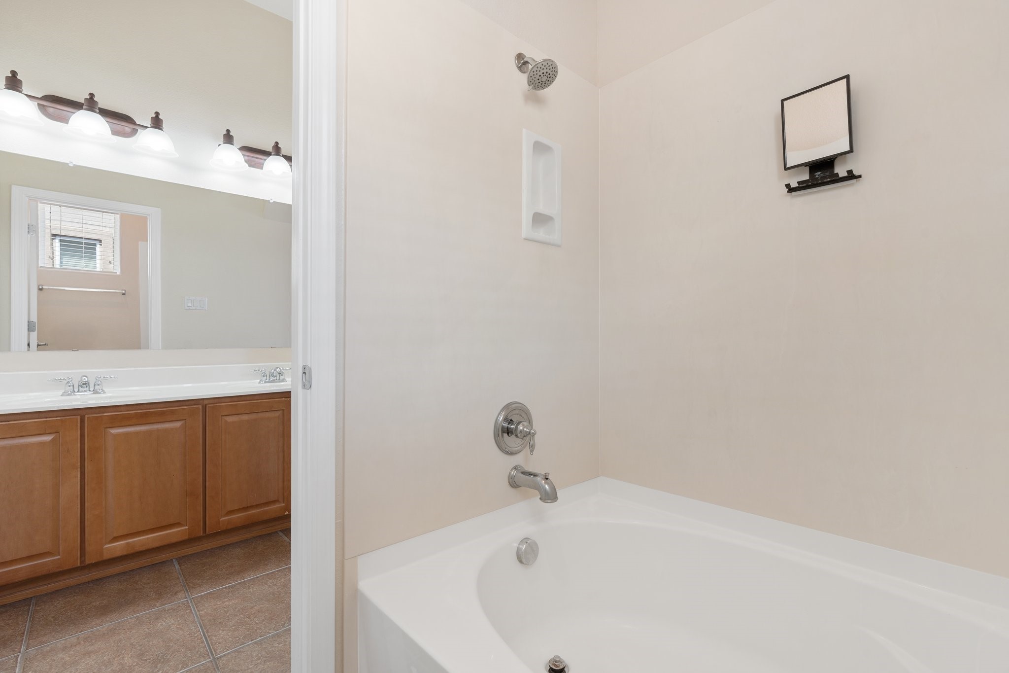 4348 Santo Domingo C