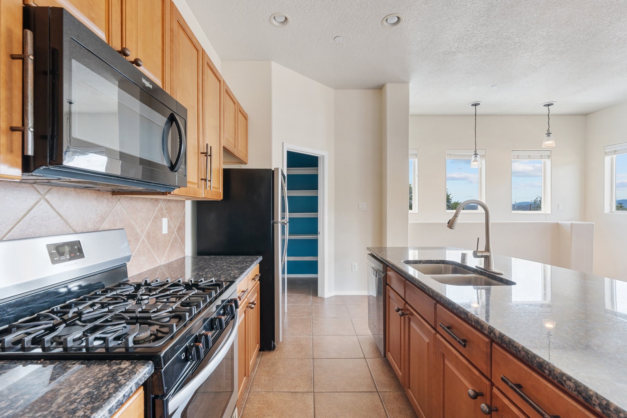 4348 Santo Domingo C