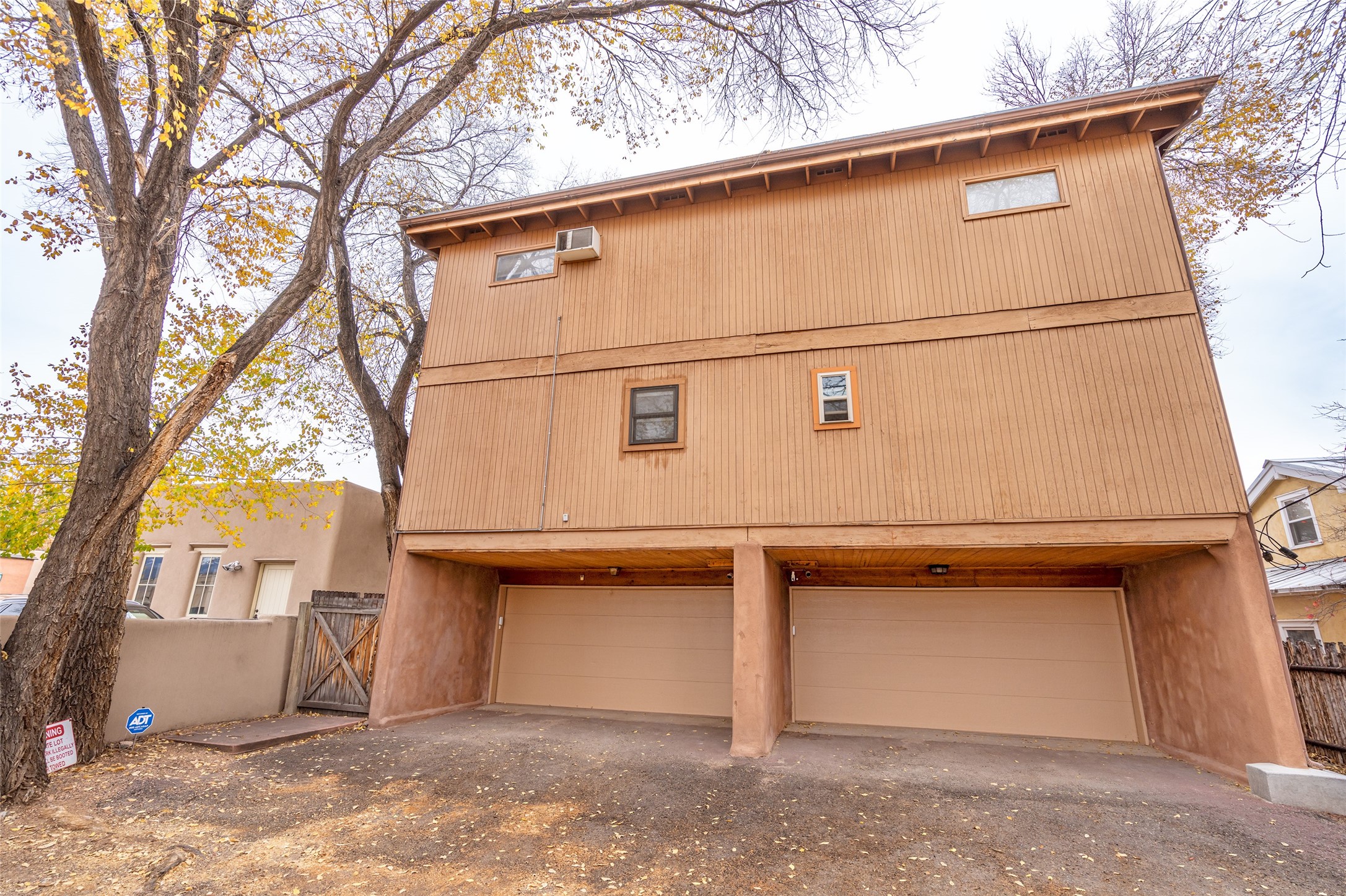 223 E Santa Fe C