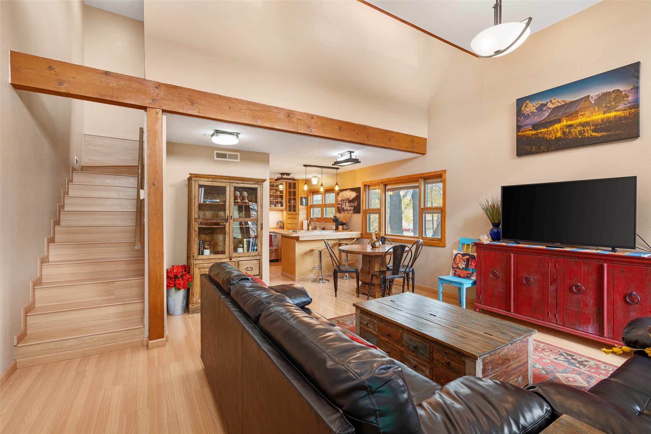223 E Santa Fe C