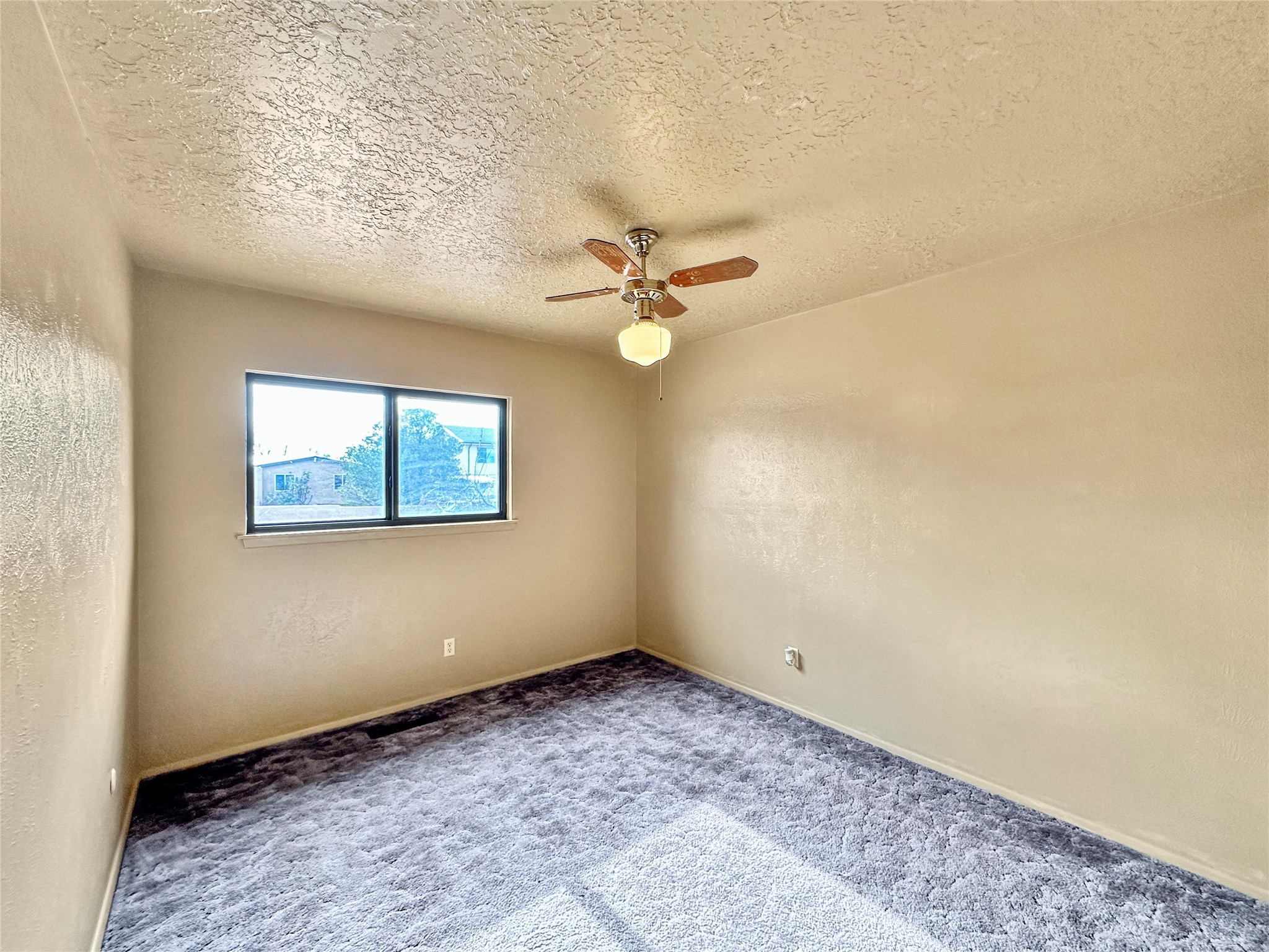 2709 Paseo de Tularosa