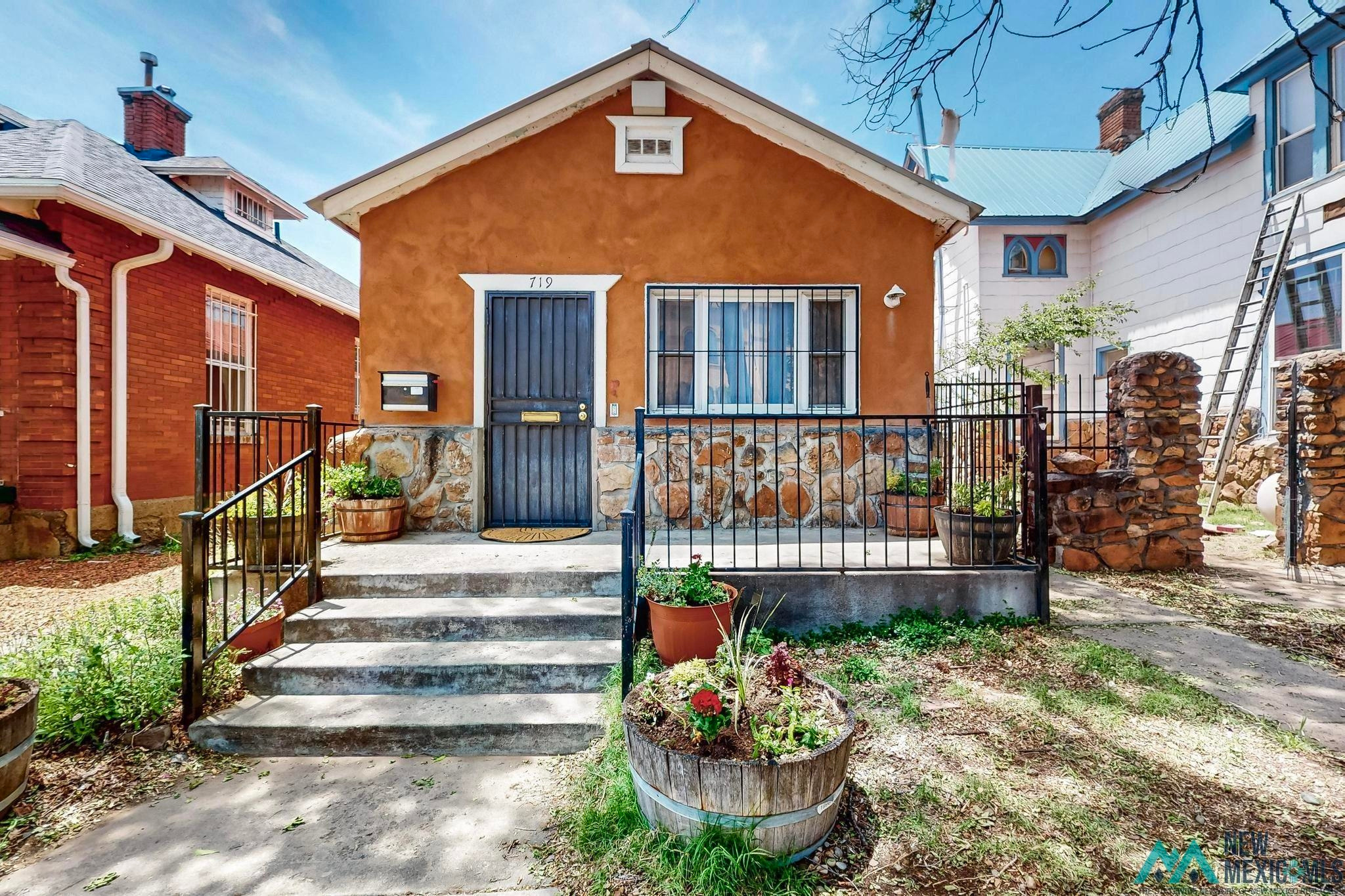 719 6th Street