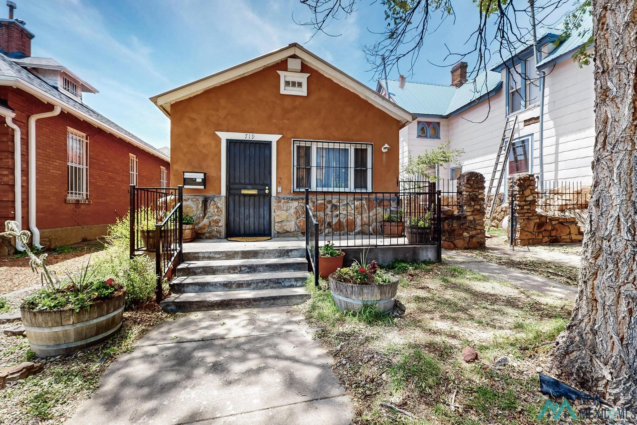 719 6th Street