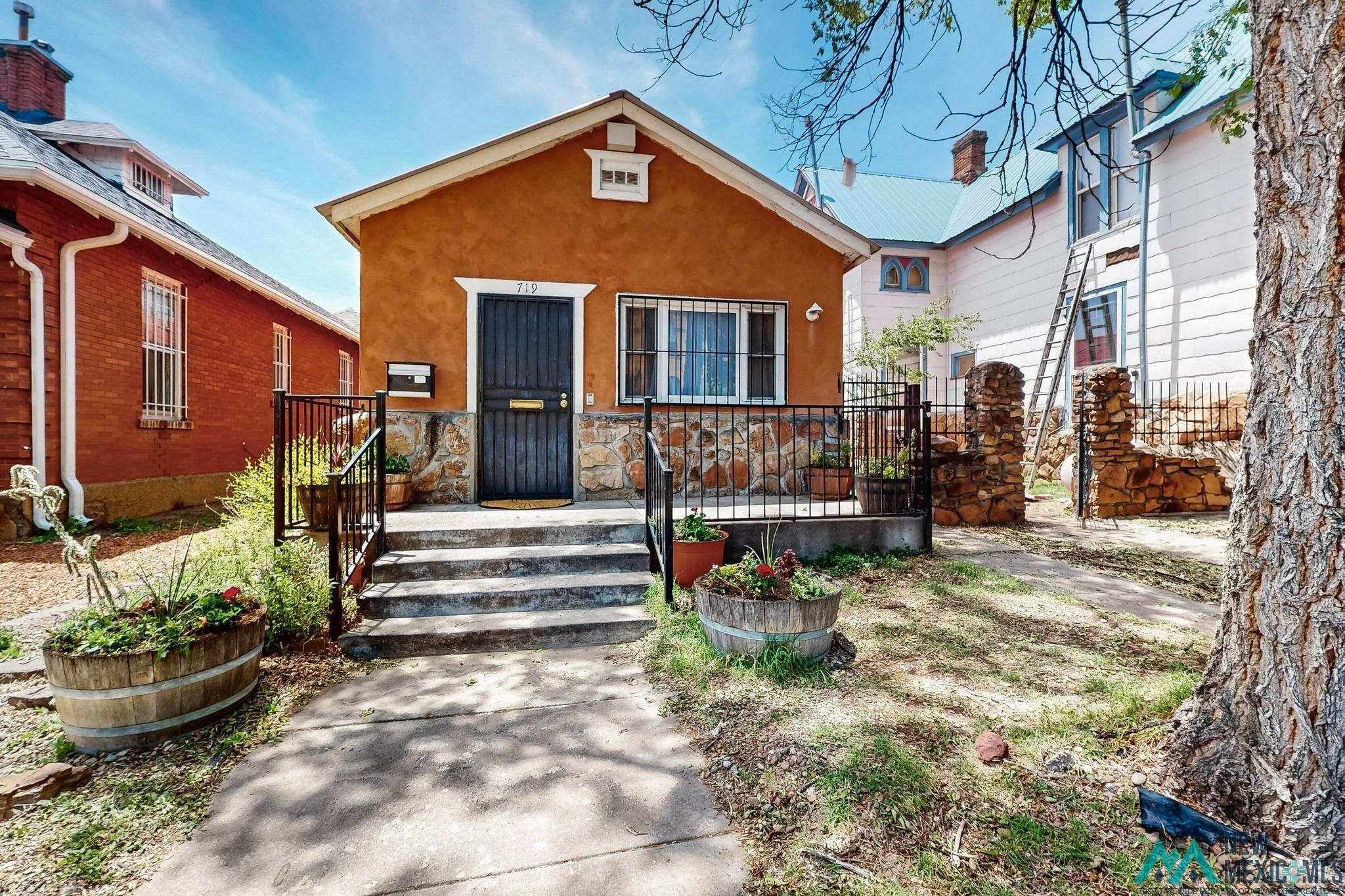 719 6th Street
