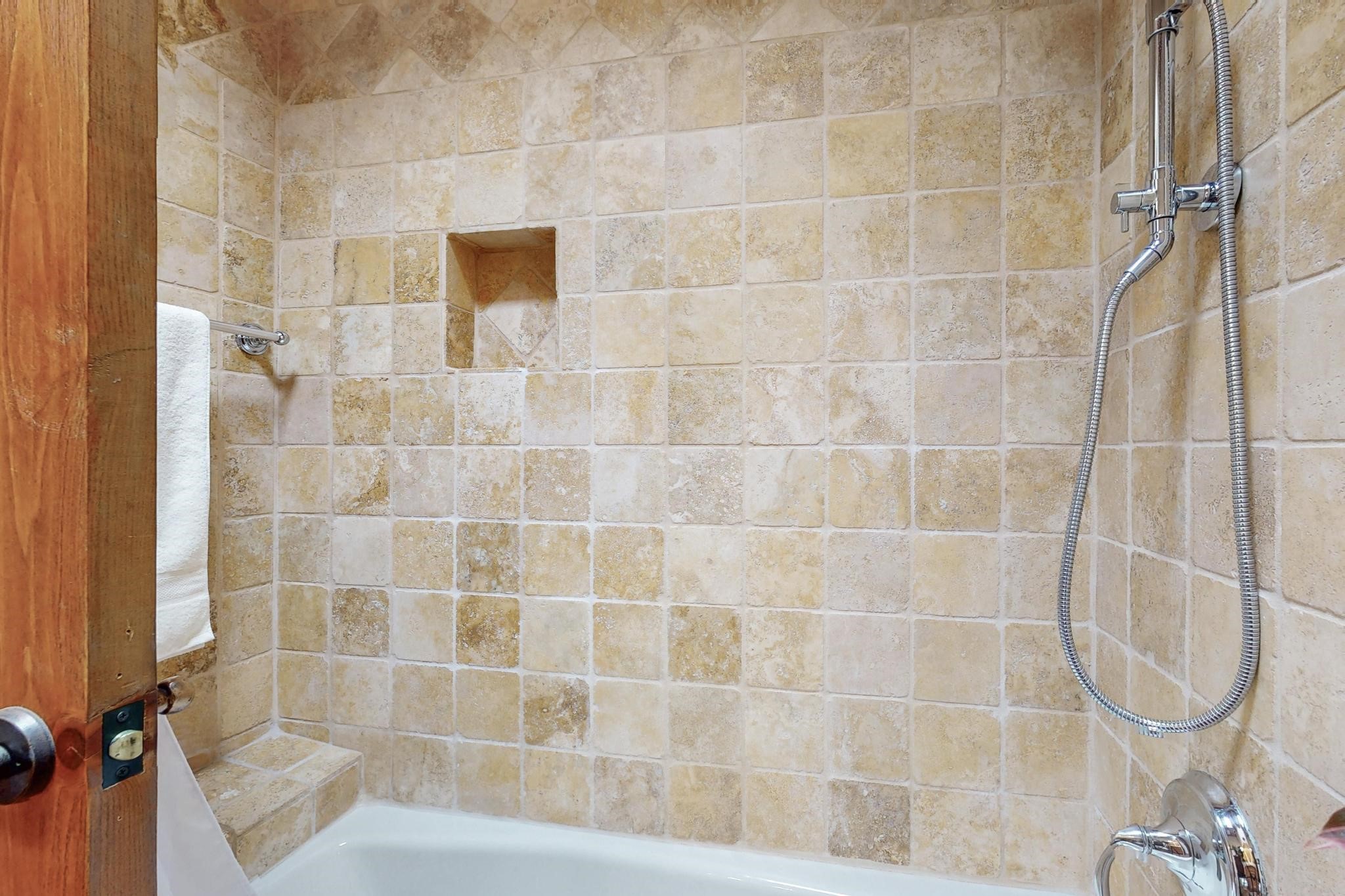 33 Black Canyon Road