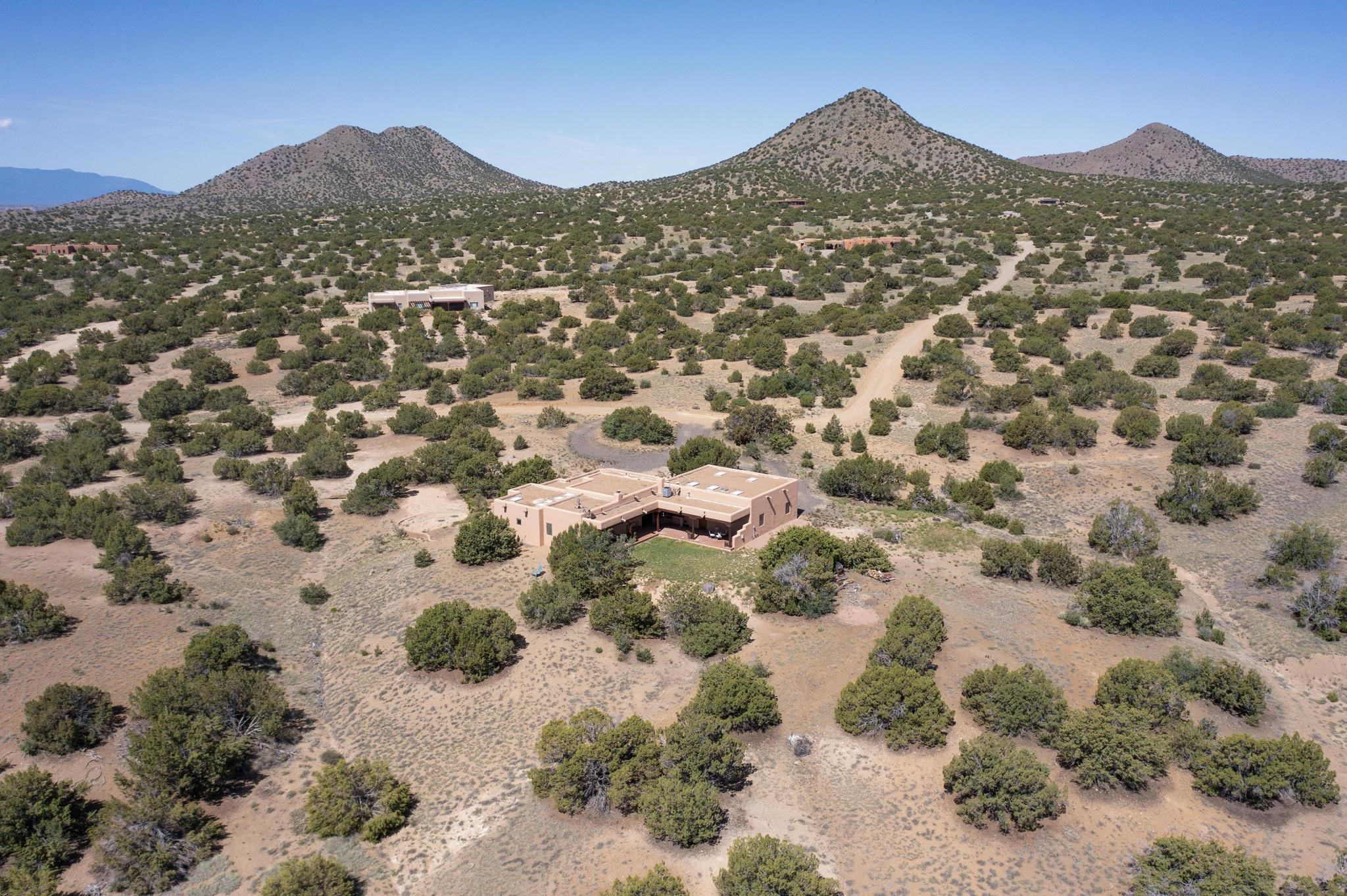 33 Black Canyon Road
