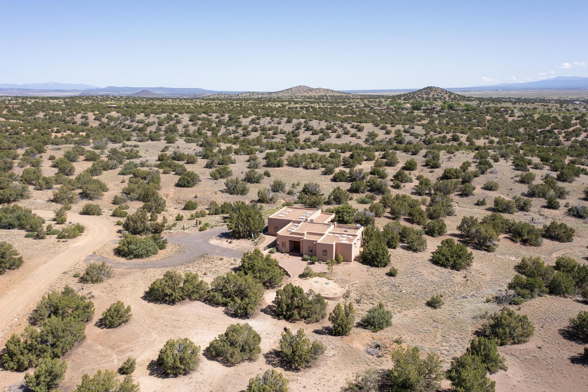 33 Black Canyon Road