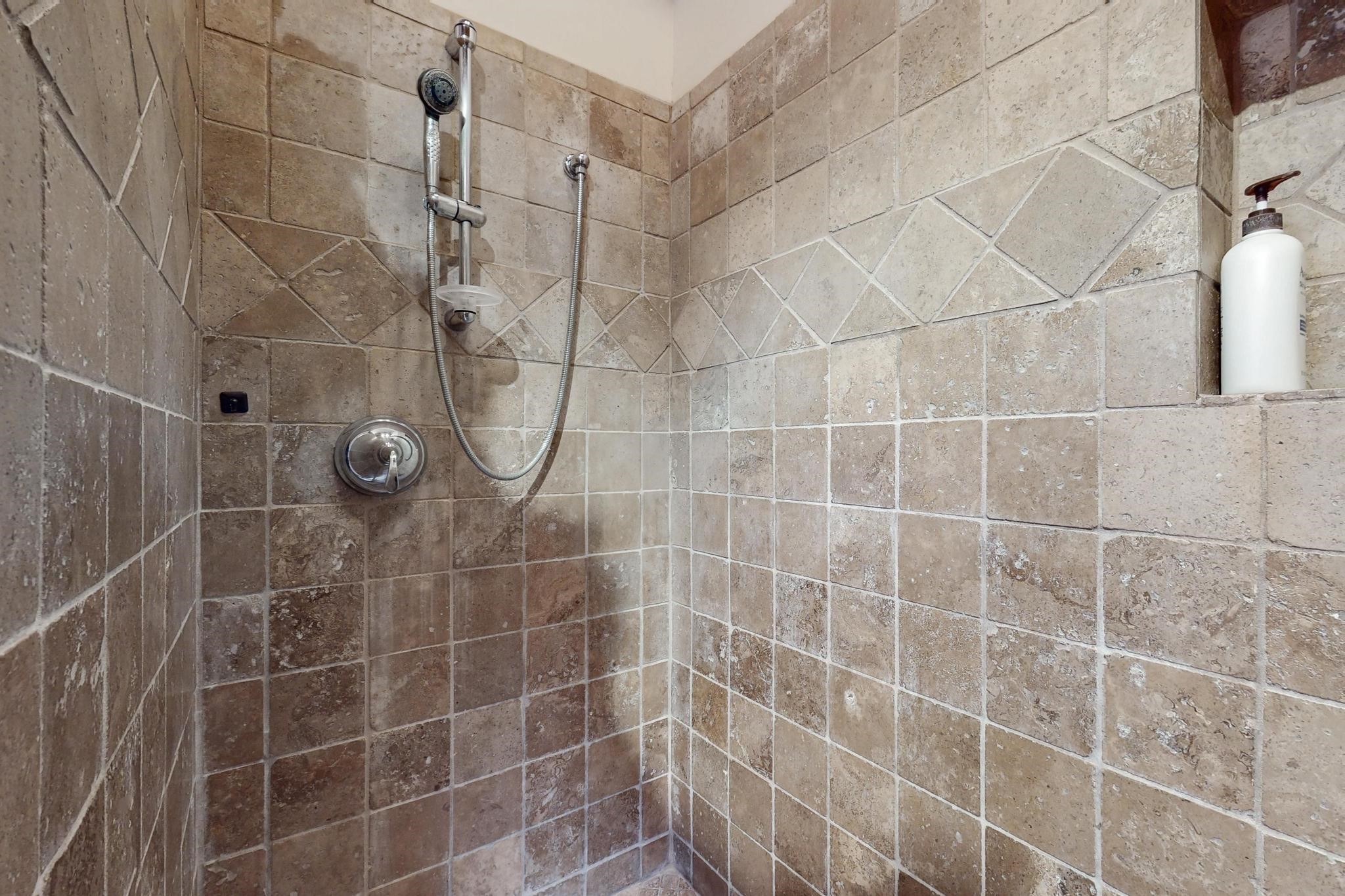 33 Black Canyon Road