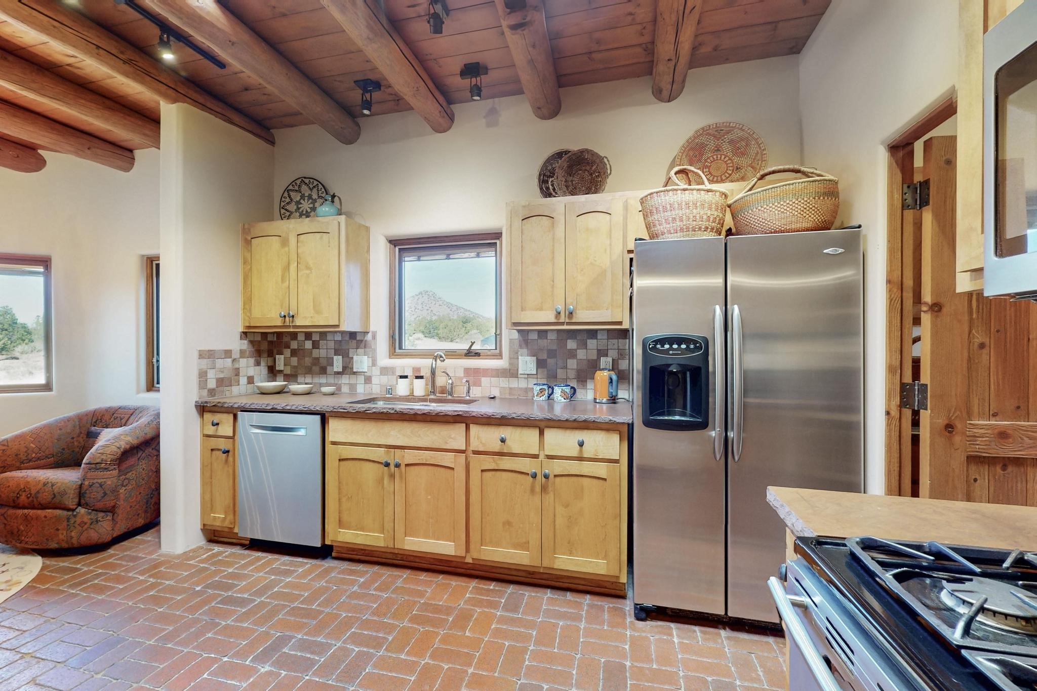 33 Black Canyon Road