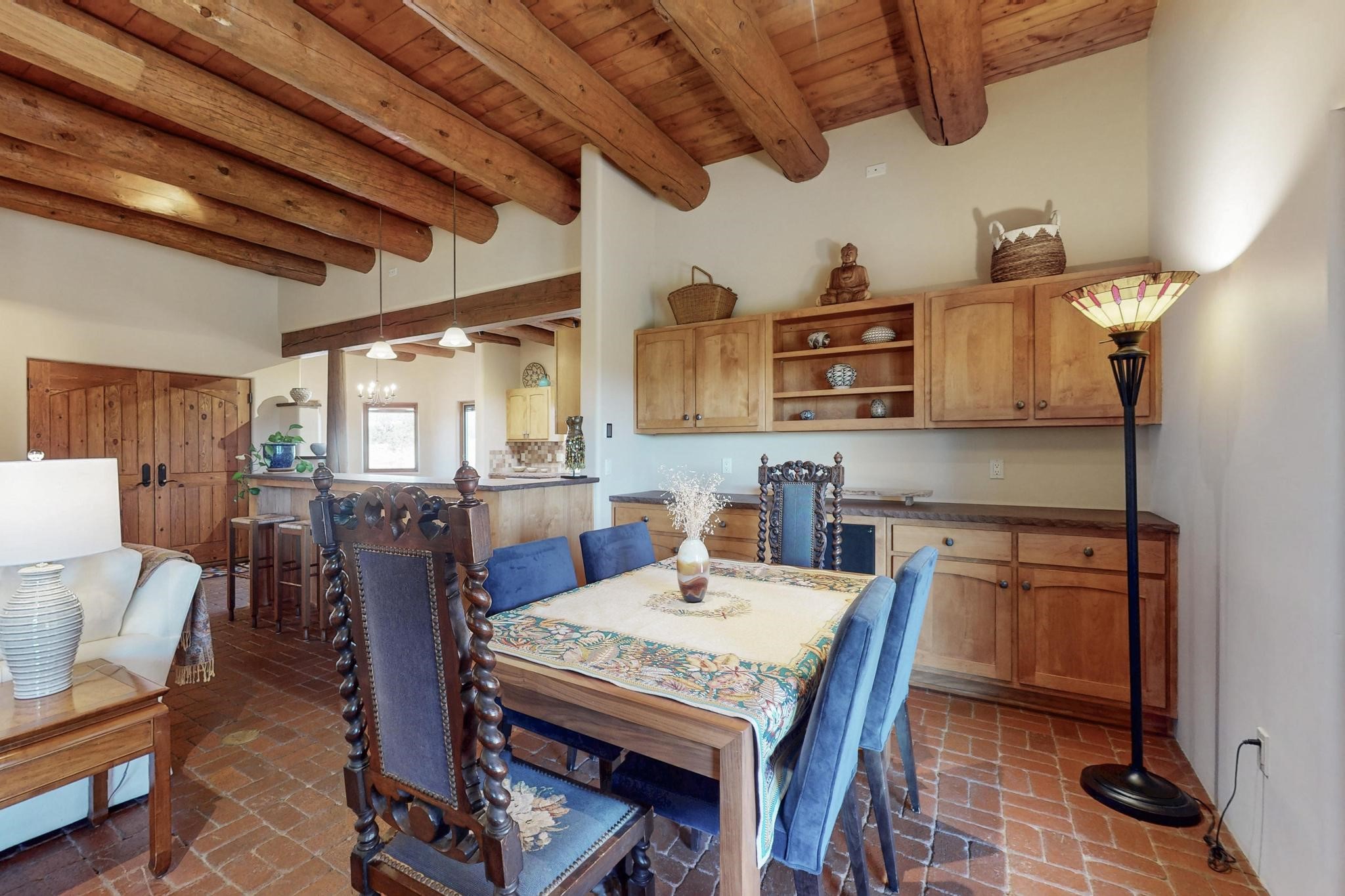33 Black Canyon Road