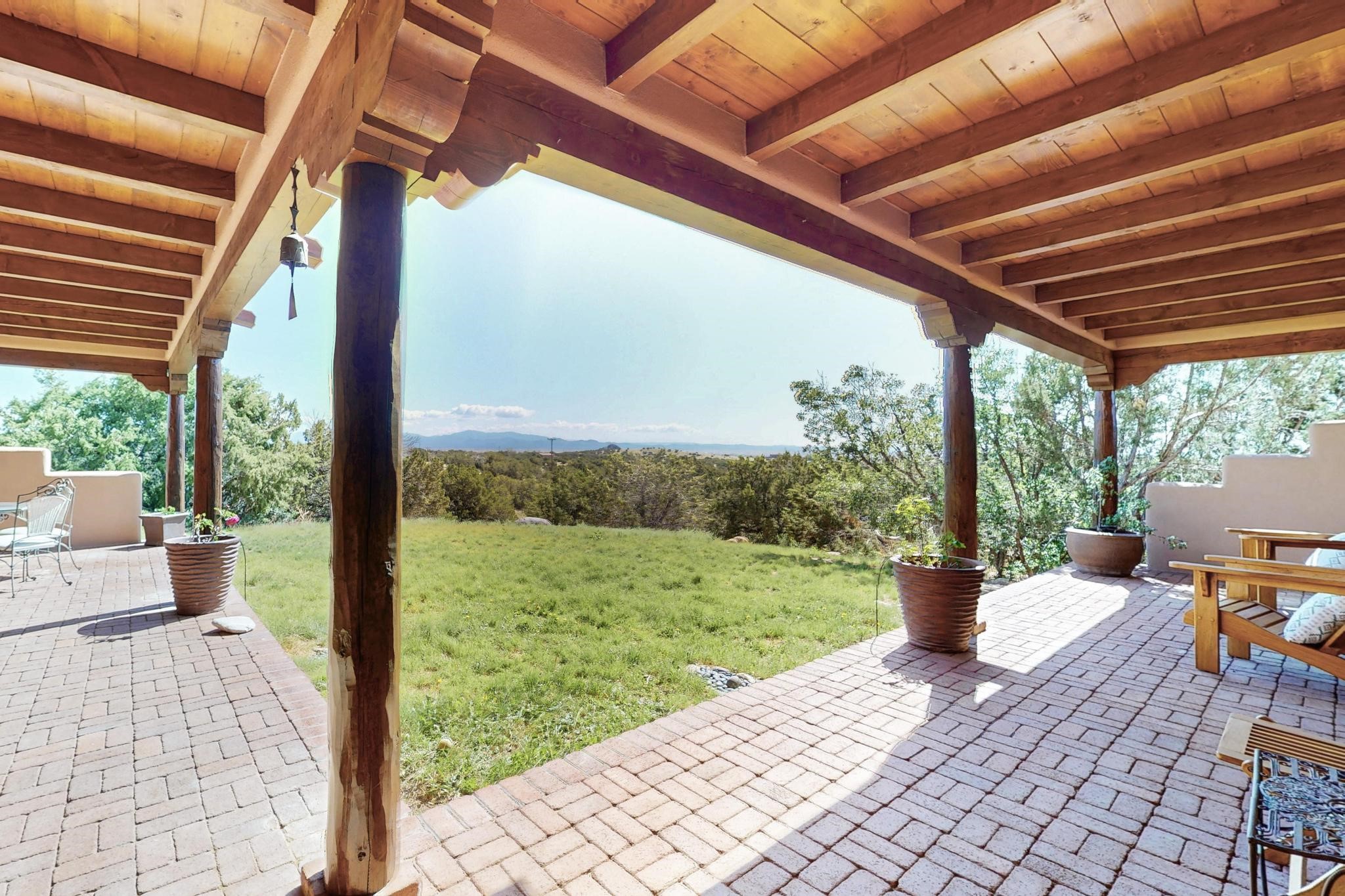33 Black Canyon Road