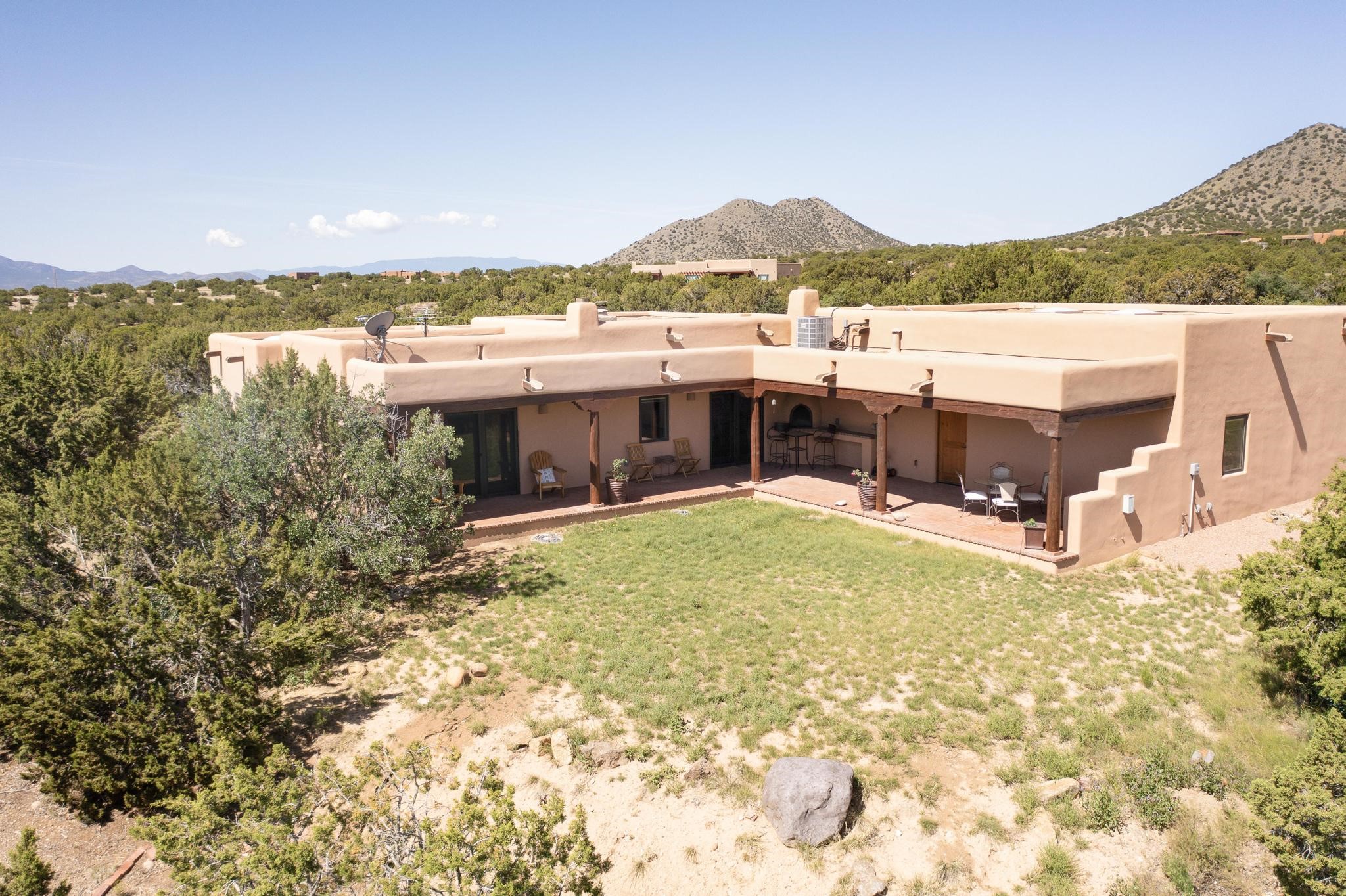 33 Black Canyon Road