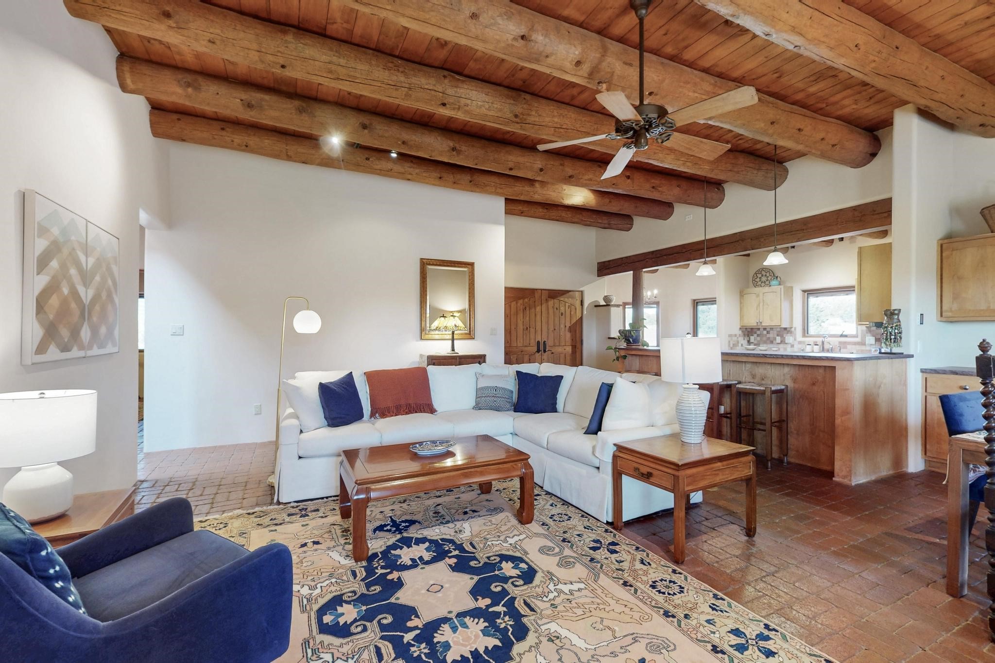 33 Black Canyon Road