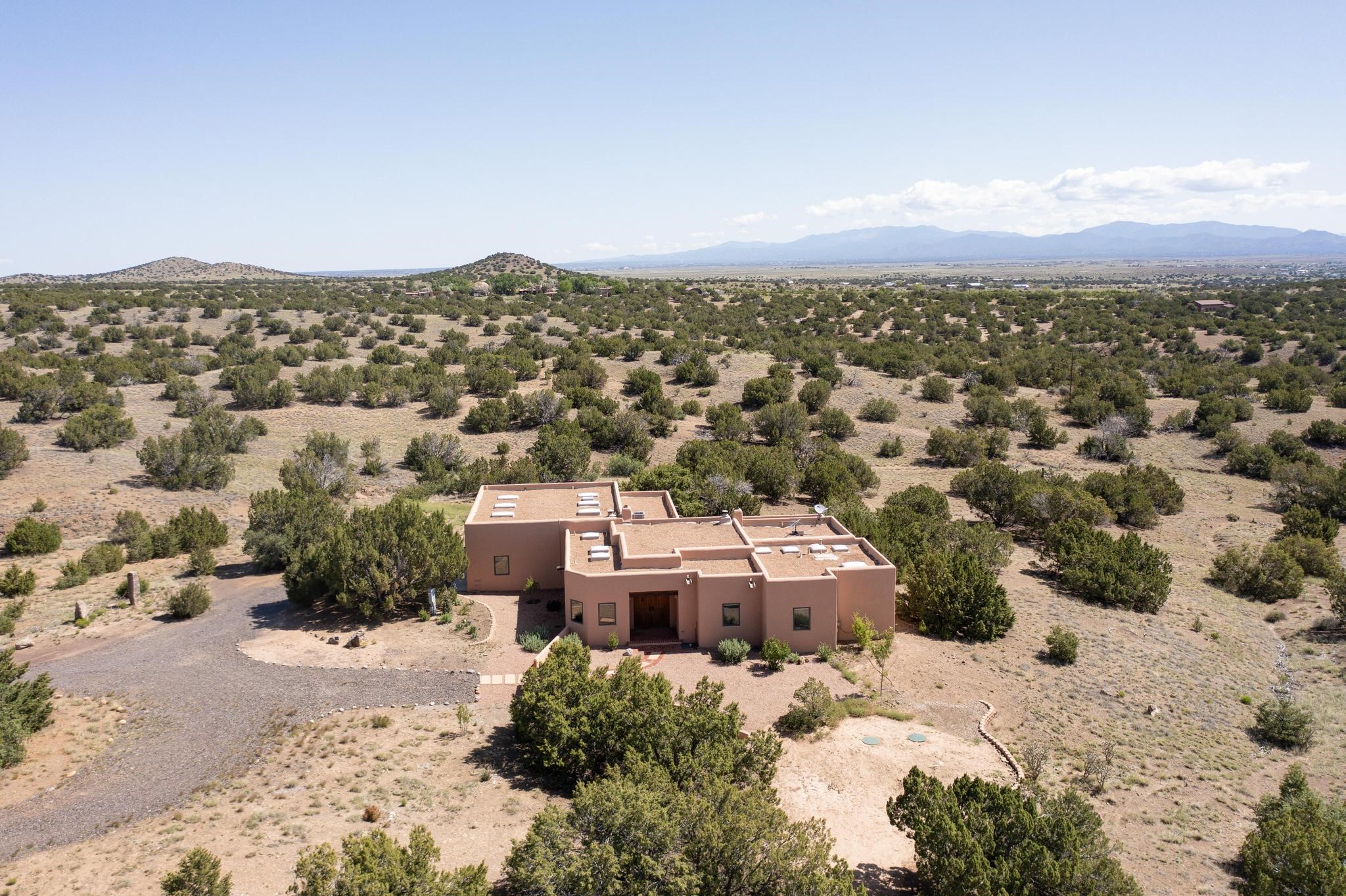 33 Black Canyon Road