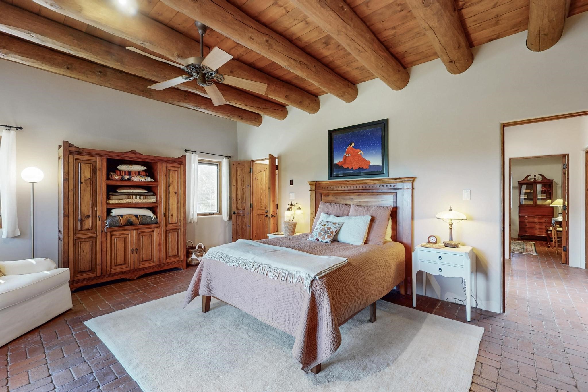 33 Black Canyon Road