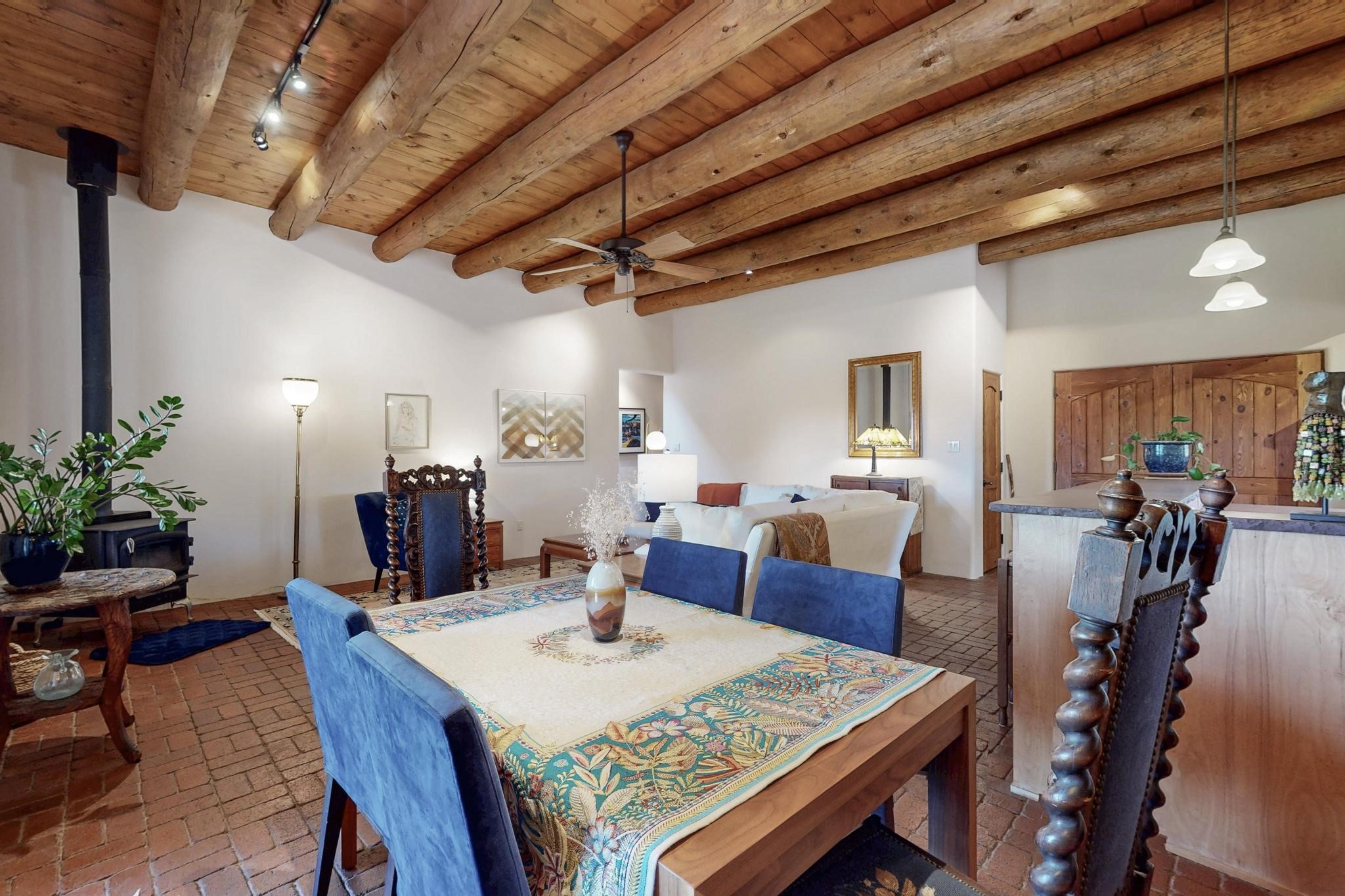 33 Black Canyon Road