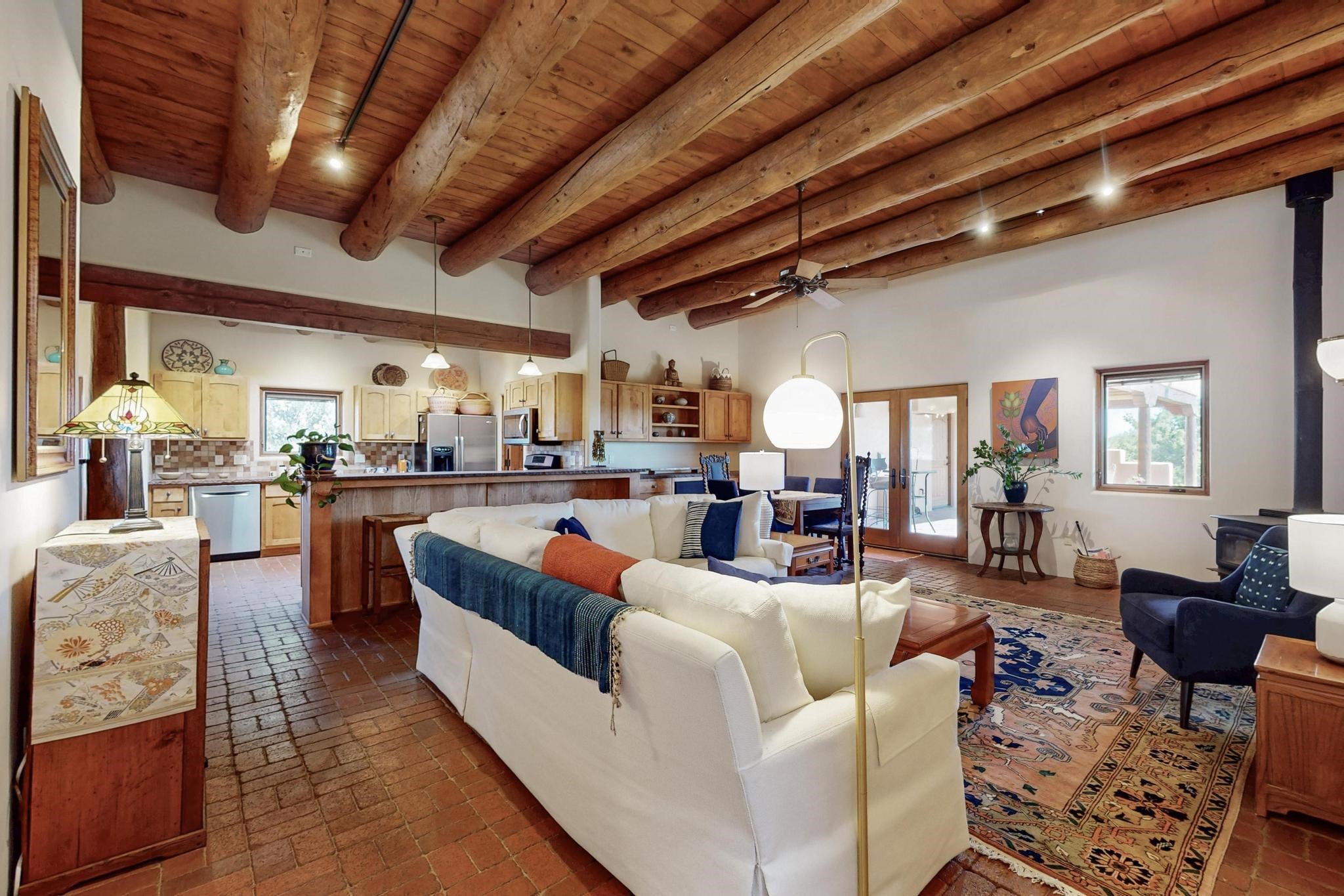 33 Black Canyon Road