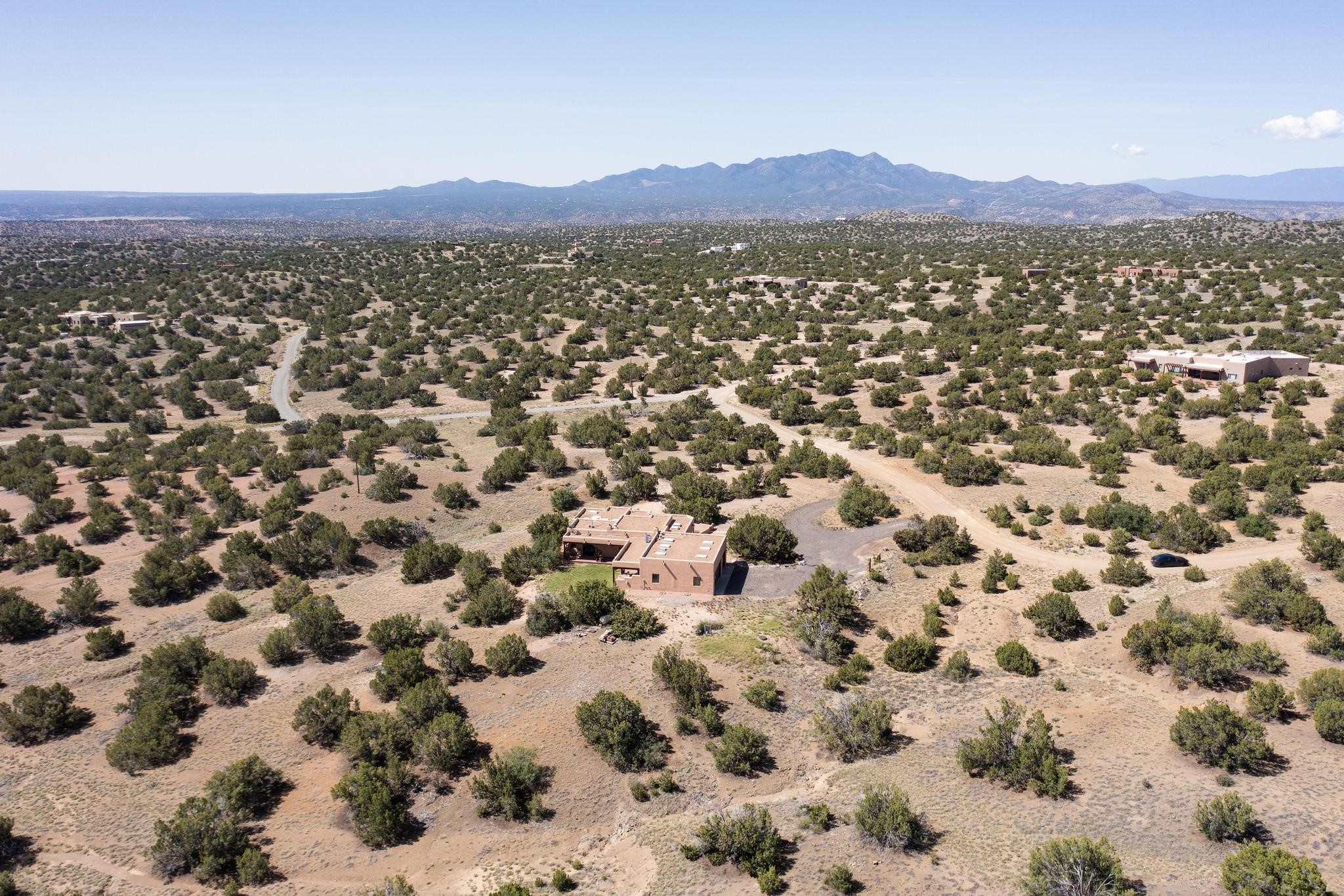 33 Black Canyon Road