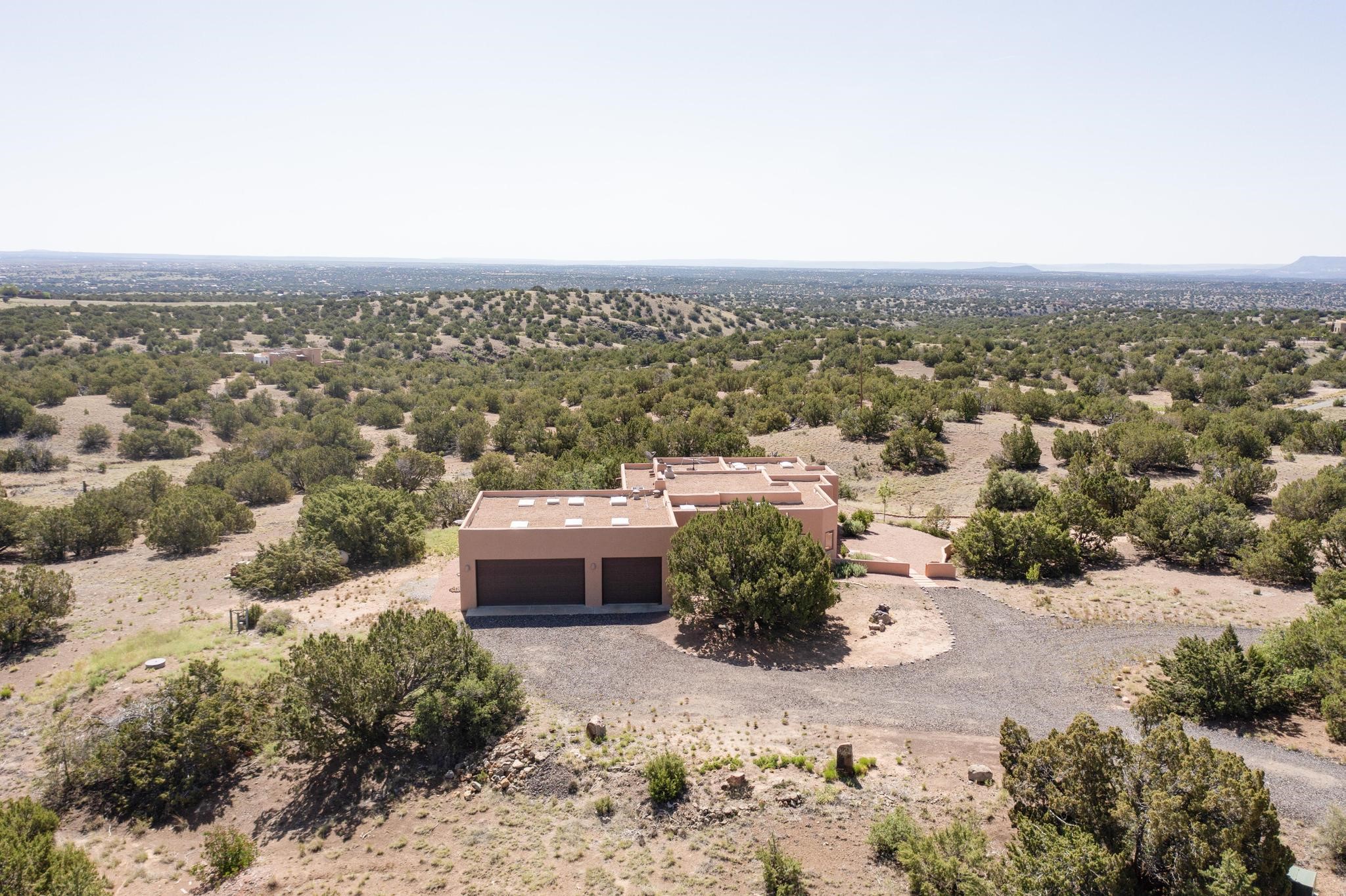 33 Black Canyon Road