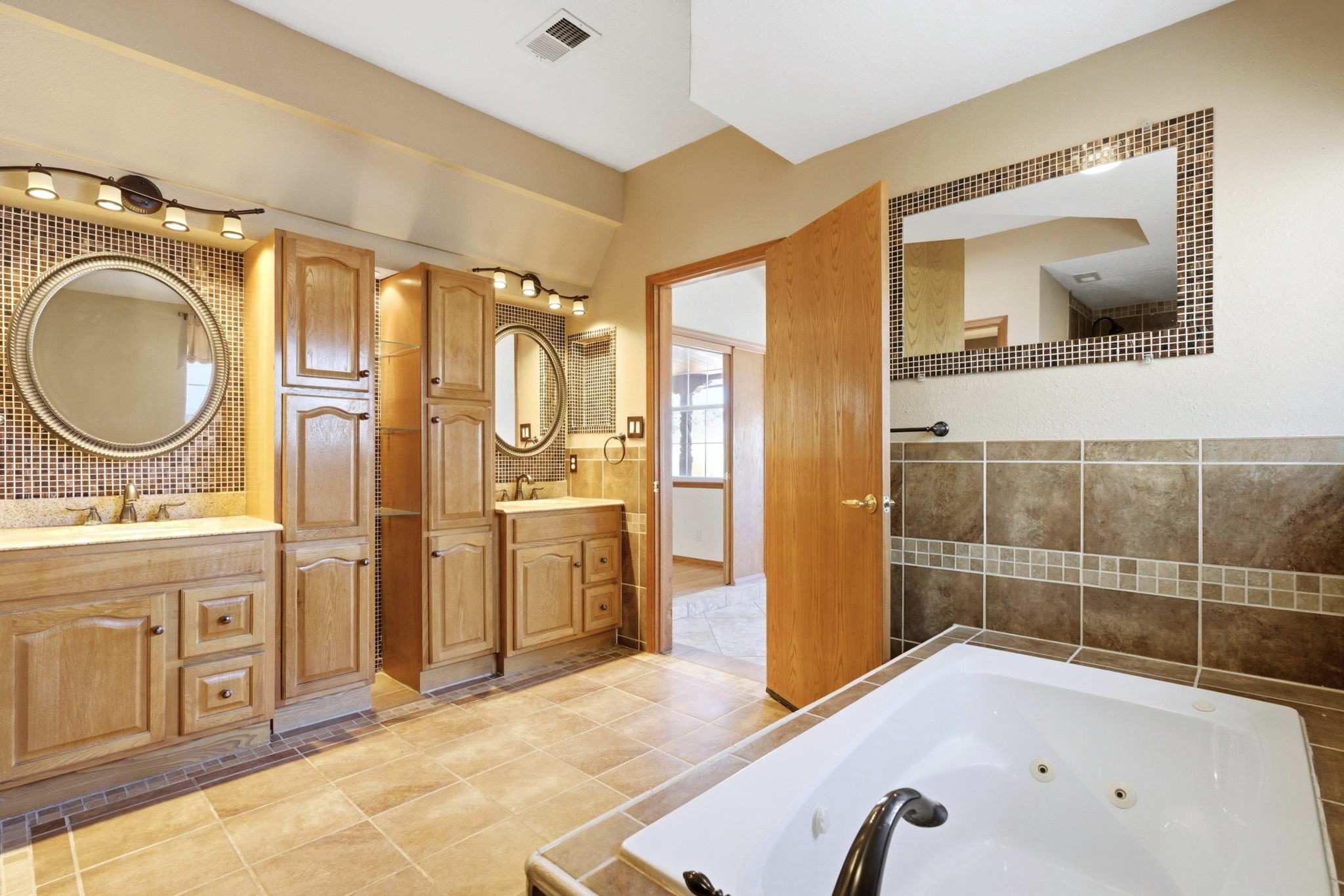 2881 Chessman Drive SE