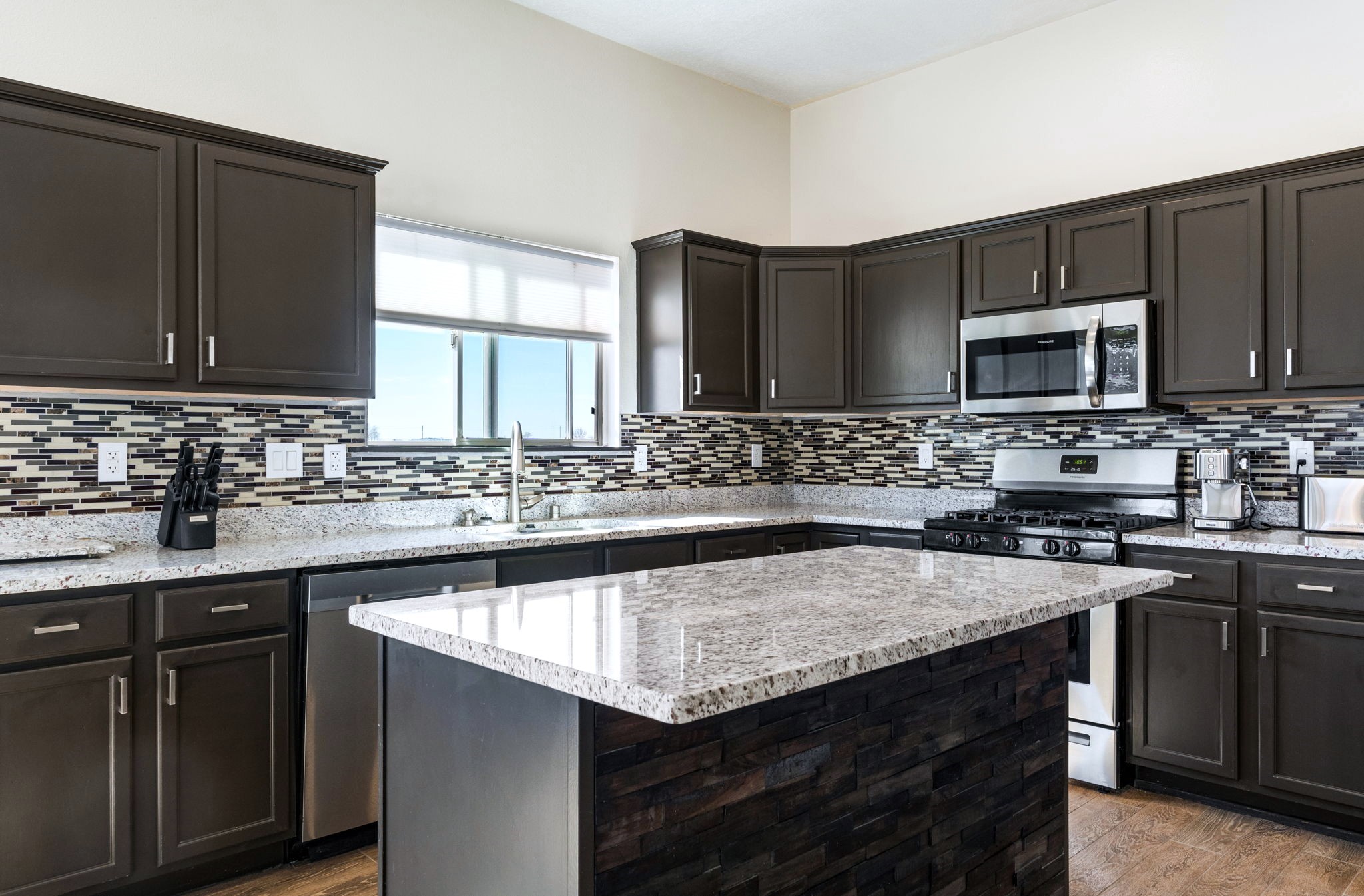 200 Aldaba Circle NE