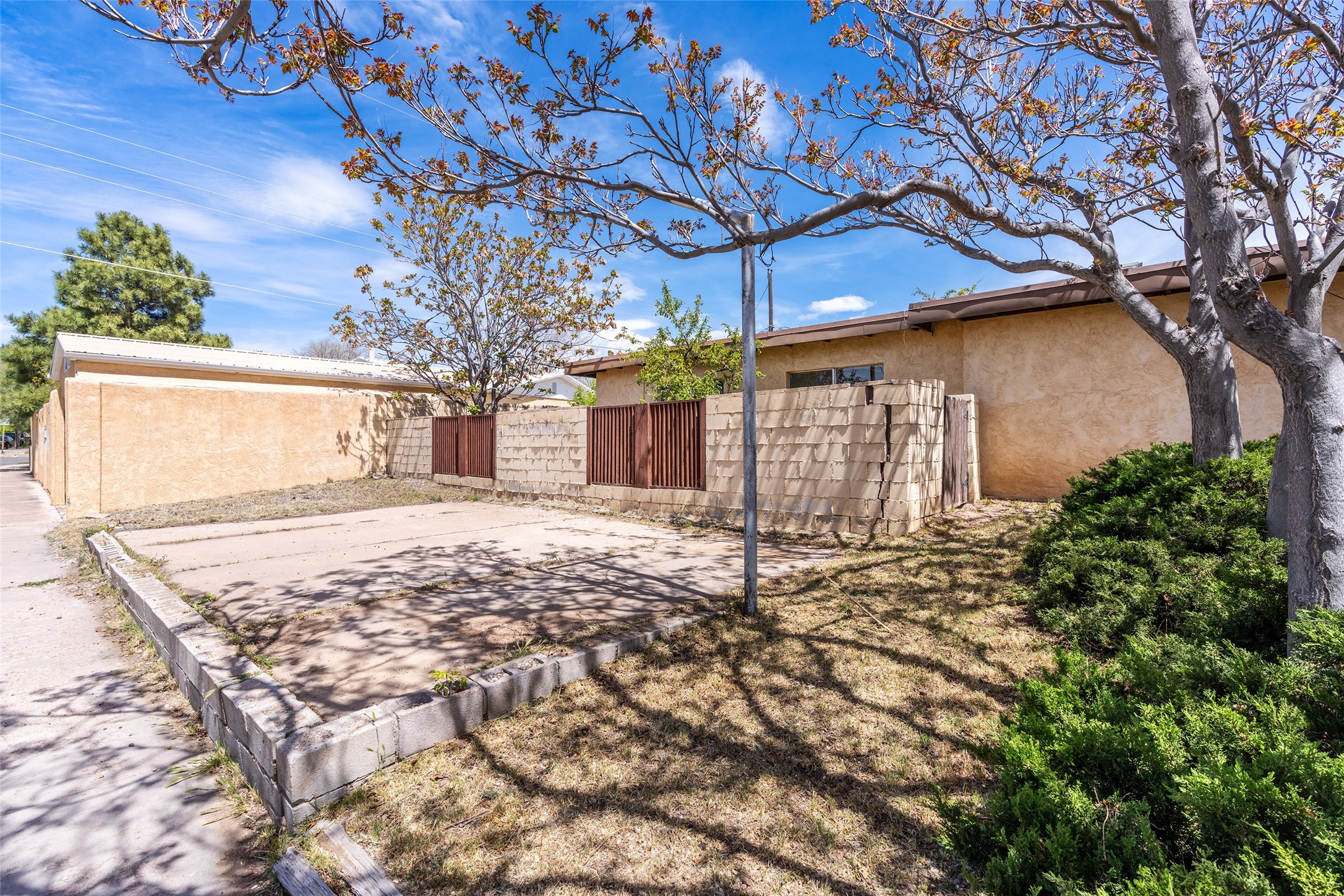 1727 Callejon Emilia