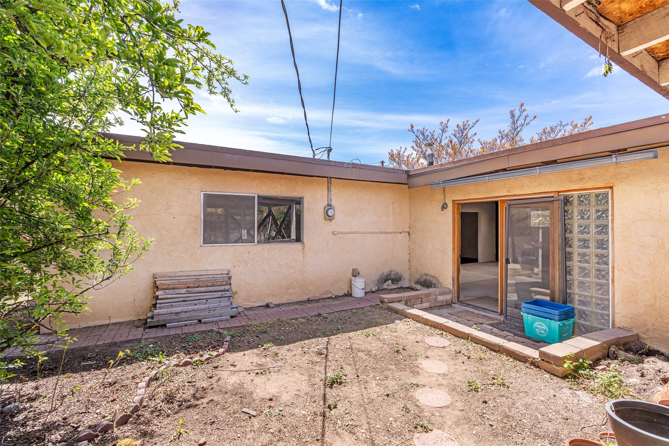 1727 Callejon Emilia