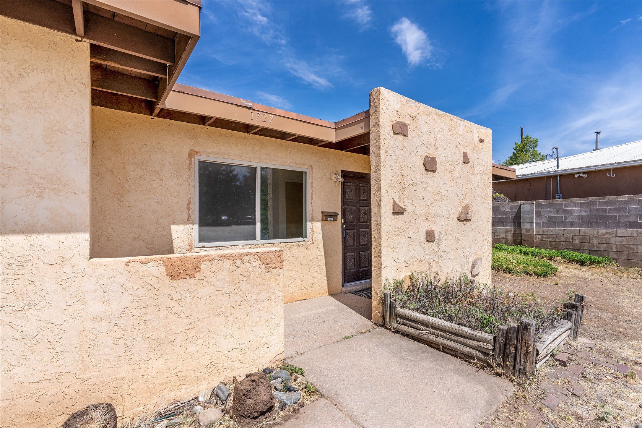 1727 Callejon Emilia