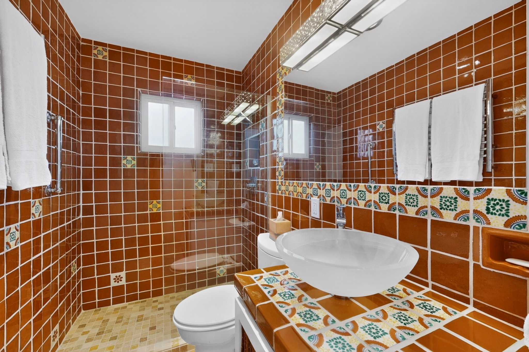 527 E Alameda 2
