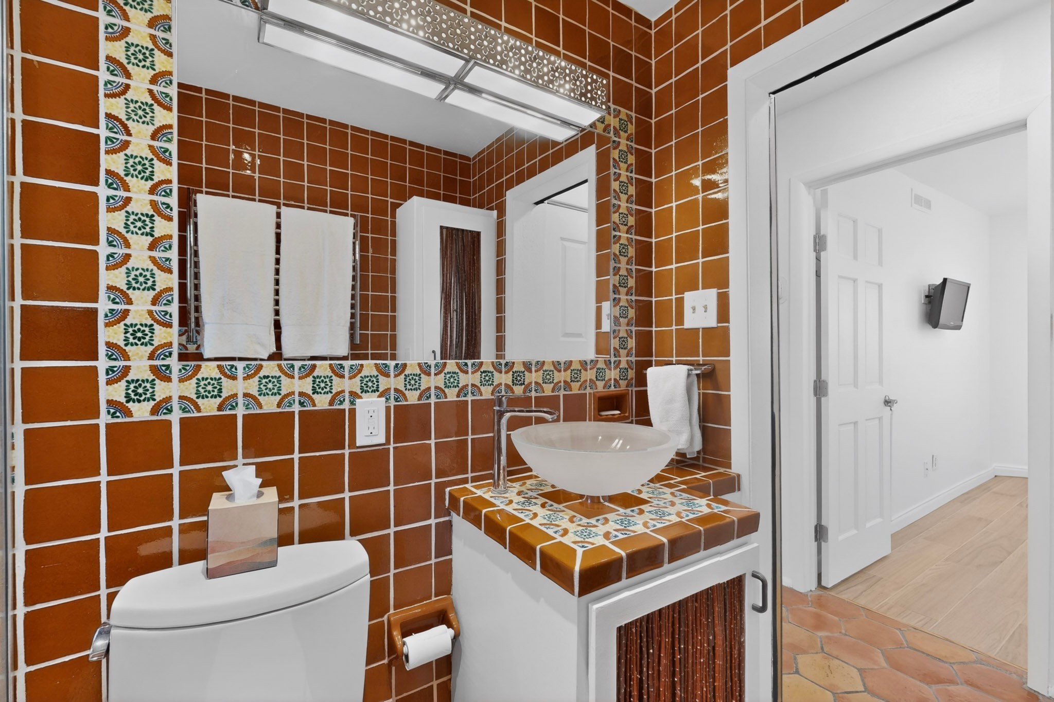 527 E Alameda 2