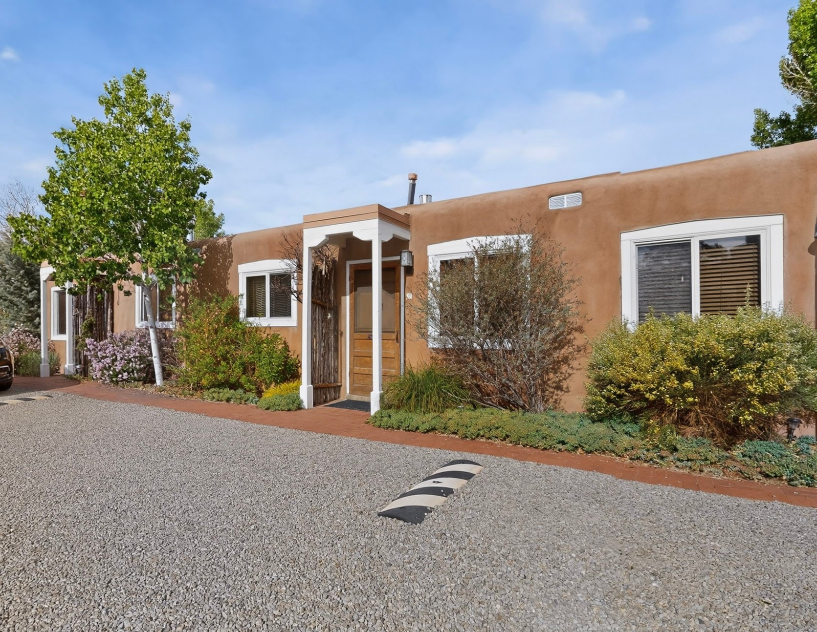 527 E Alameda 2