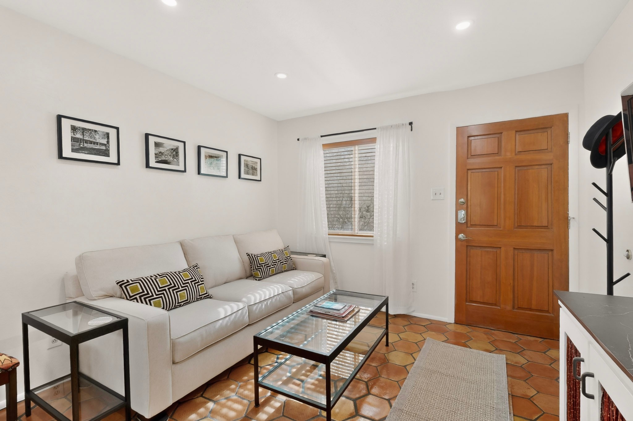 527 E Alameda 2