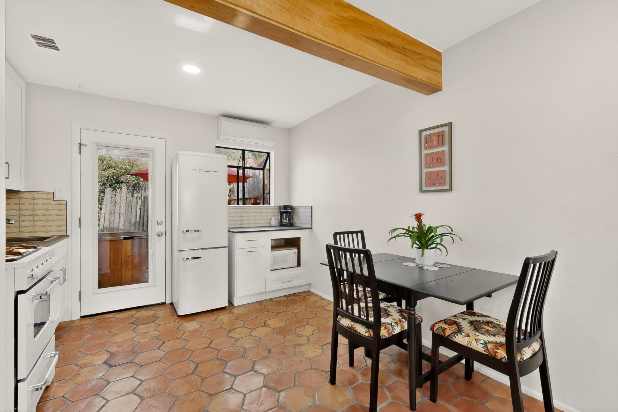 527 E Alameda 2