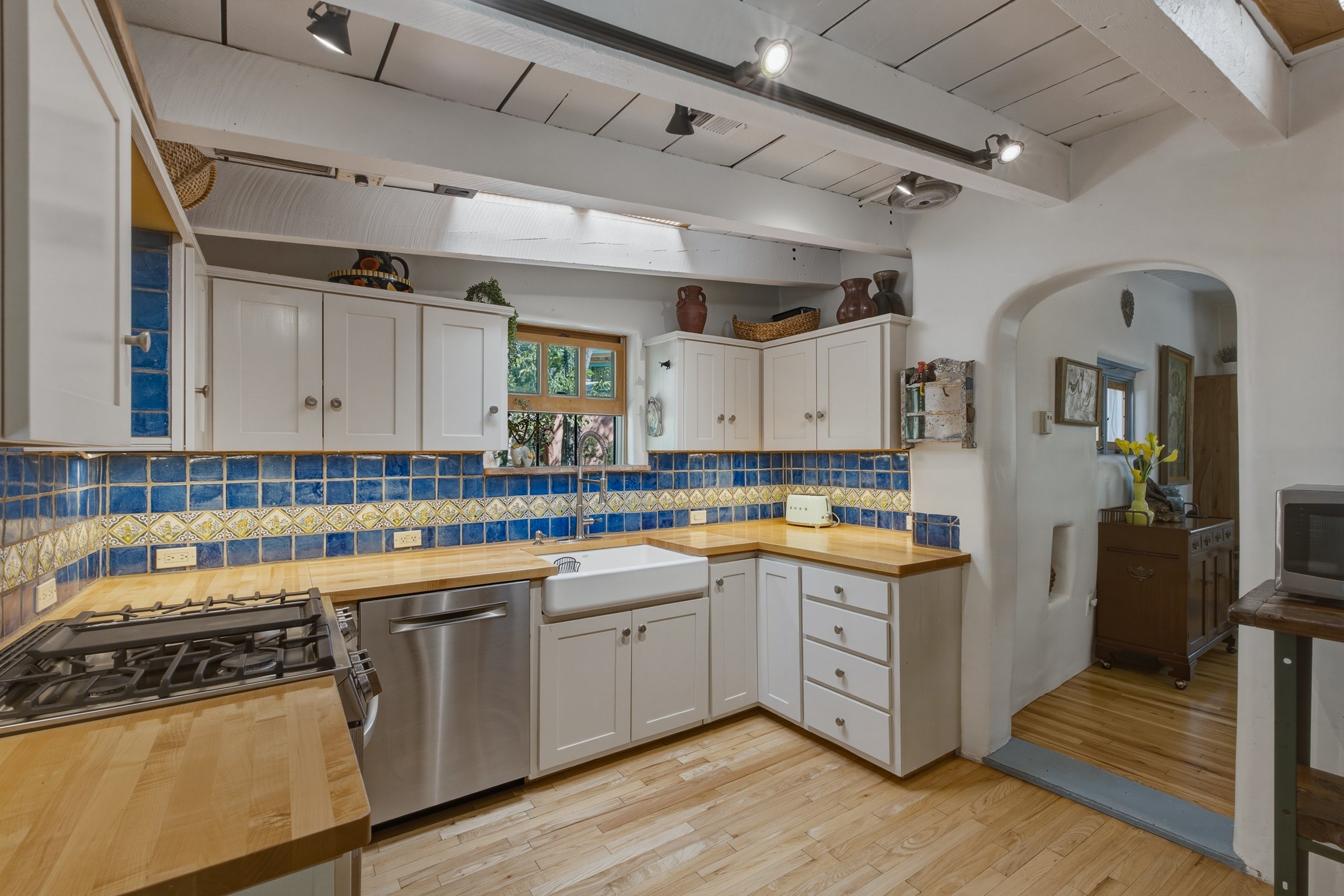 542 Camino Del Monte Sol