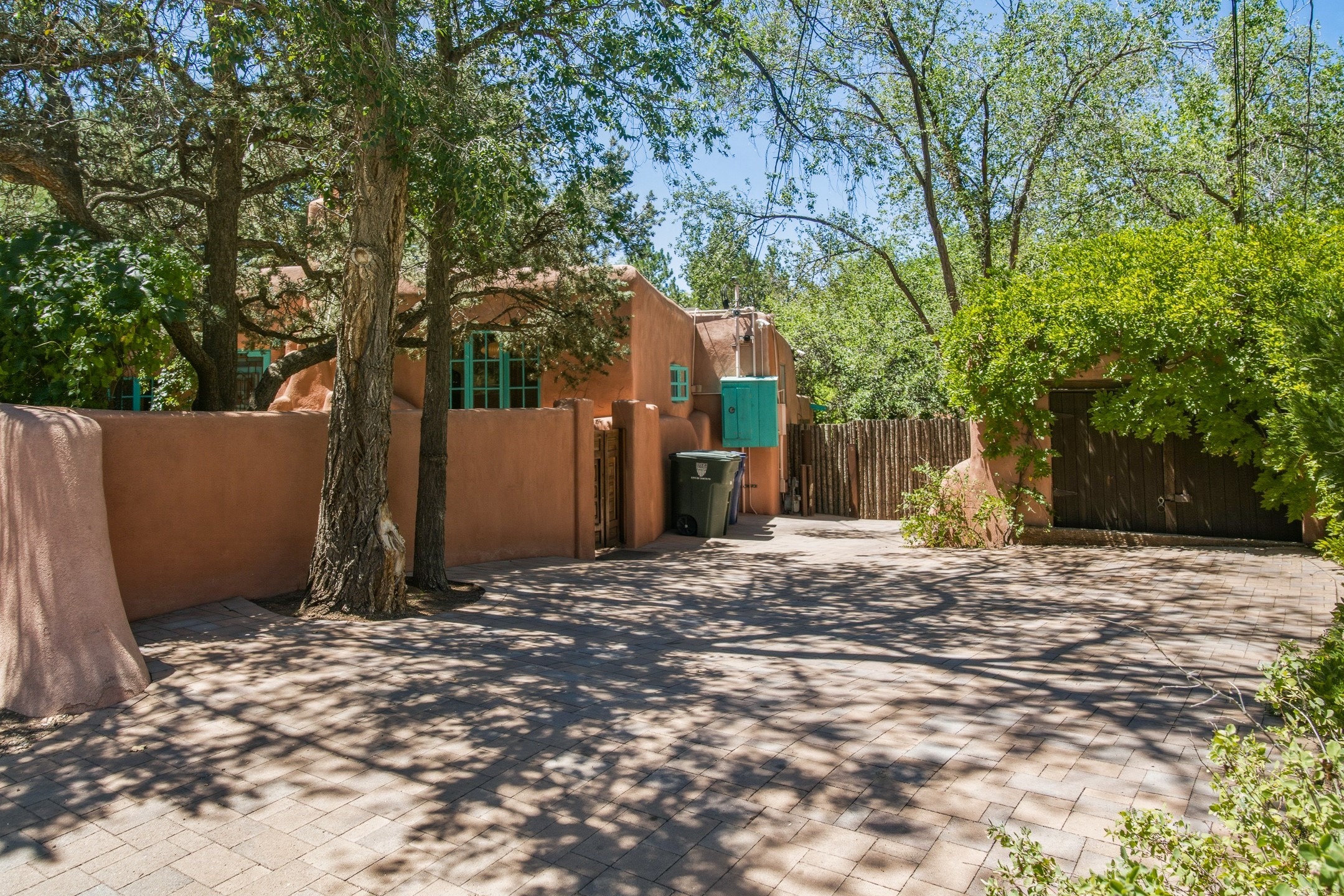 542 Camino Del Monte Sol