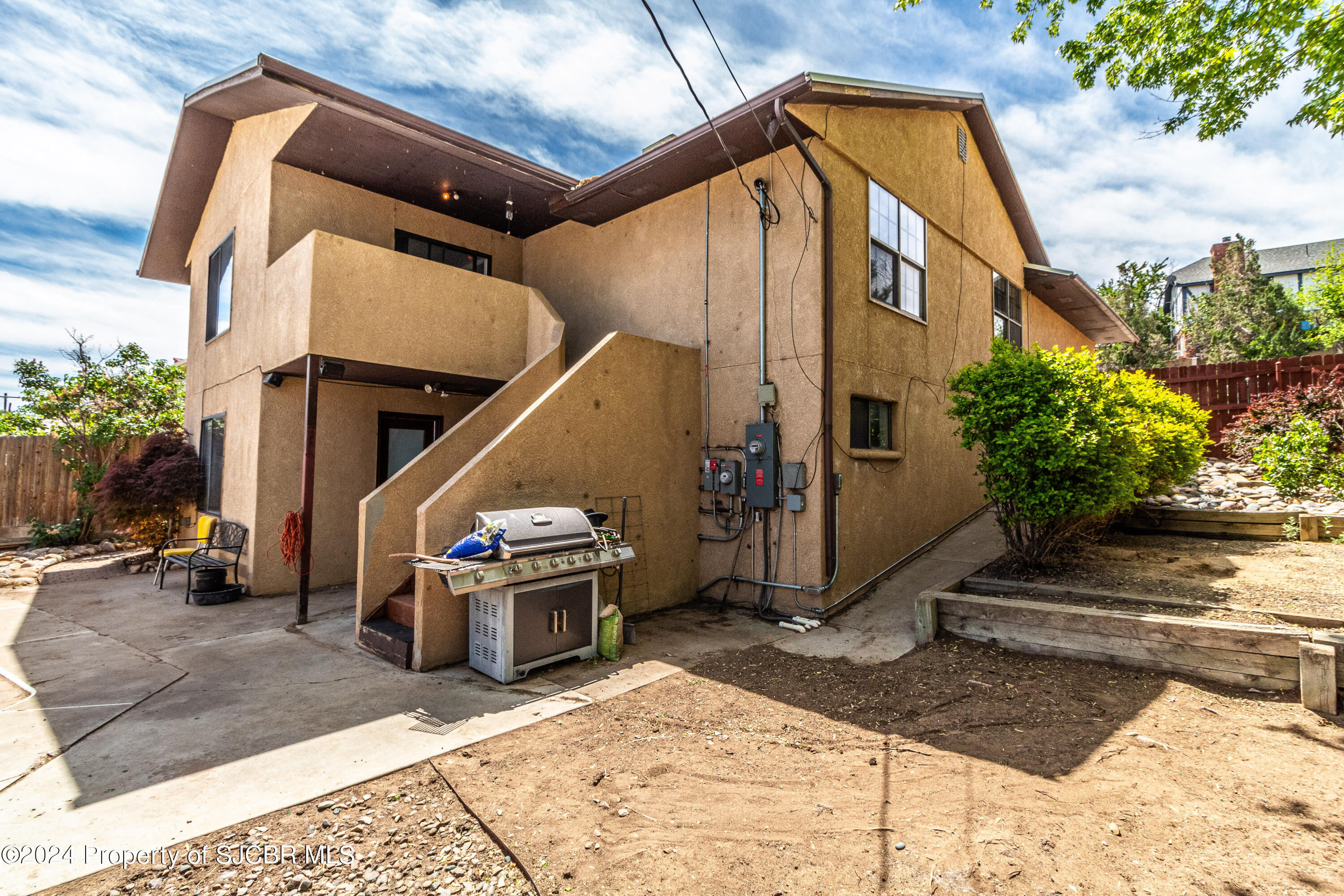 1602 YUCCA Avenue